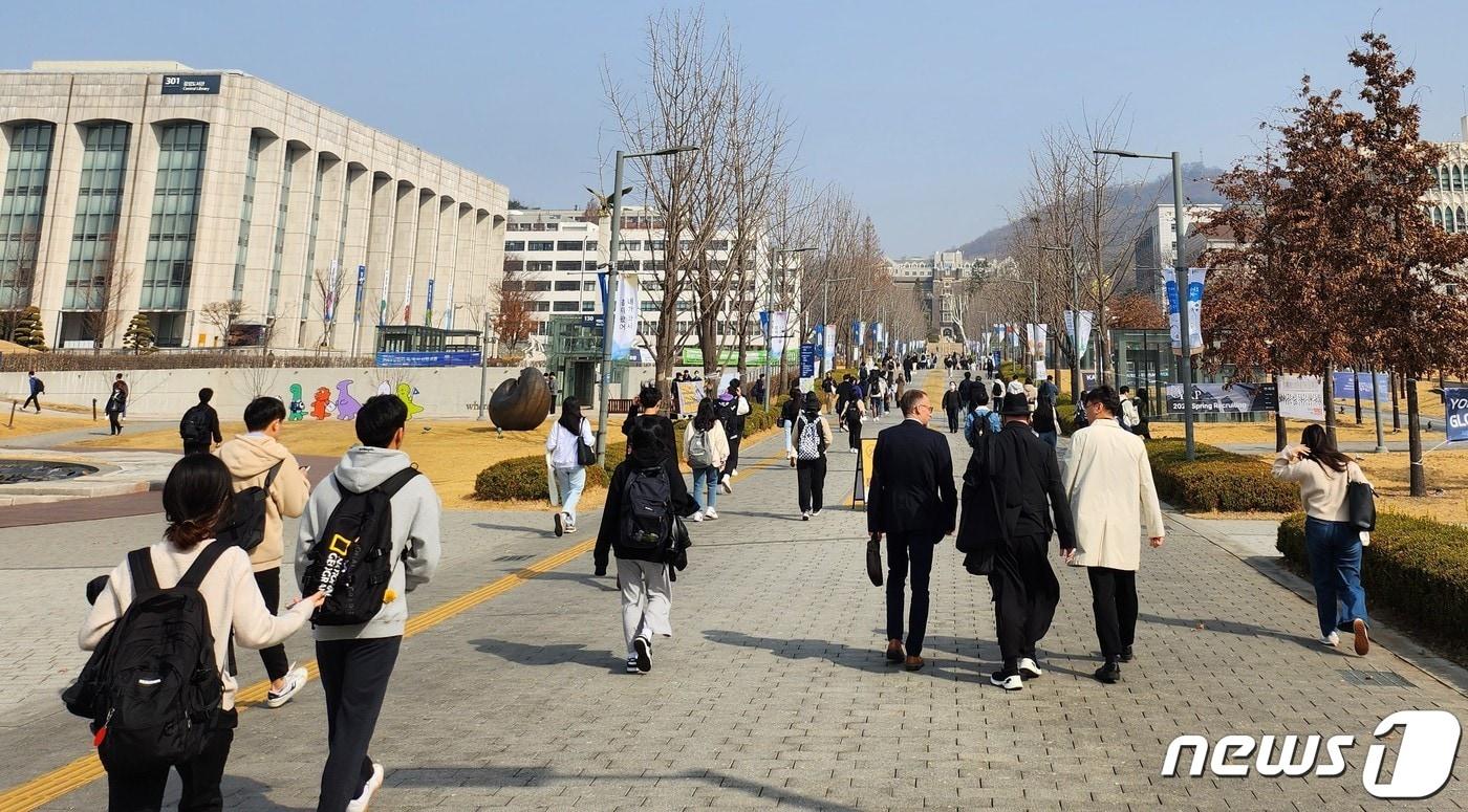 본문 이미지 - 10일 서울 서대문구 연세대학교 교정 ⓒ News1 한병찬 기자