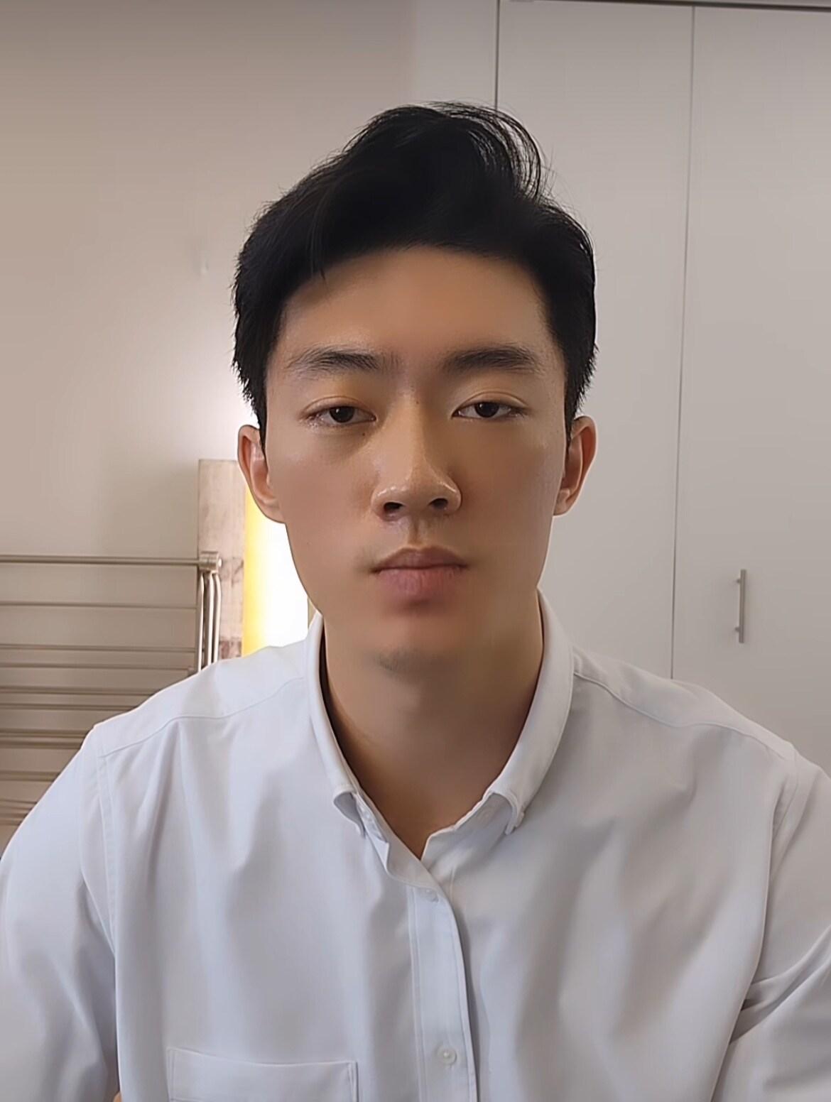 본문 이미지 - 고(故) 전두환 전 대통령의 손자 전우원(27)씨가 가족과 지인들을 비난하는 글과 영상을 올리며 SNS에서 광폭 행보를 이어가고 있다. (인스타그램)