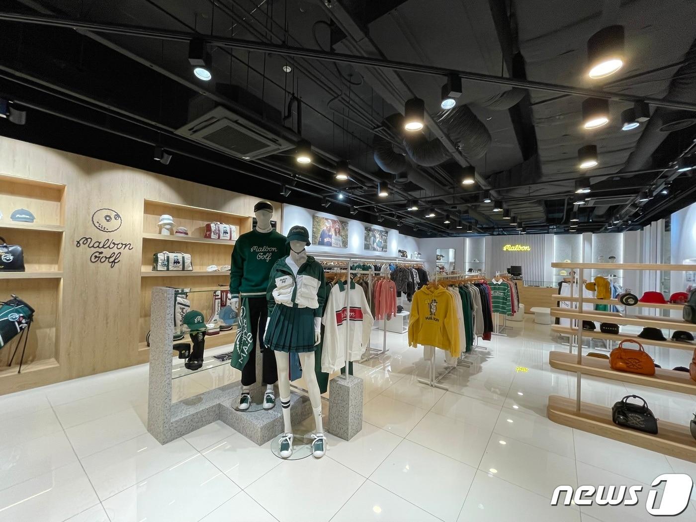 본문 이미지 - 파주 프리미엄 아울렛에 오픈한 말본 골프 매장 전경.(신세계사이먼 제공)