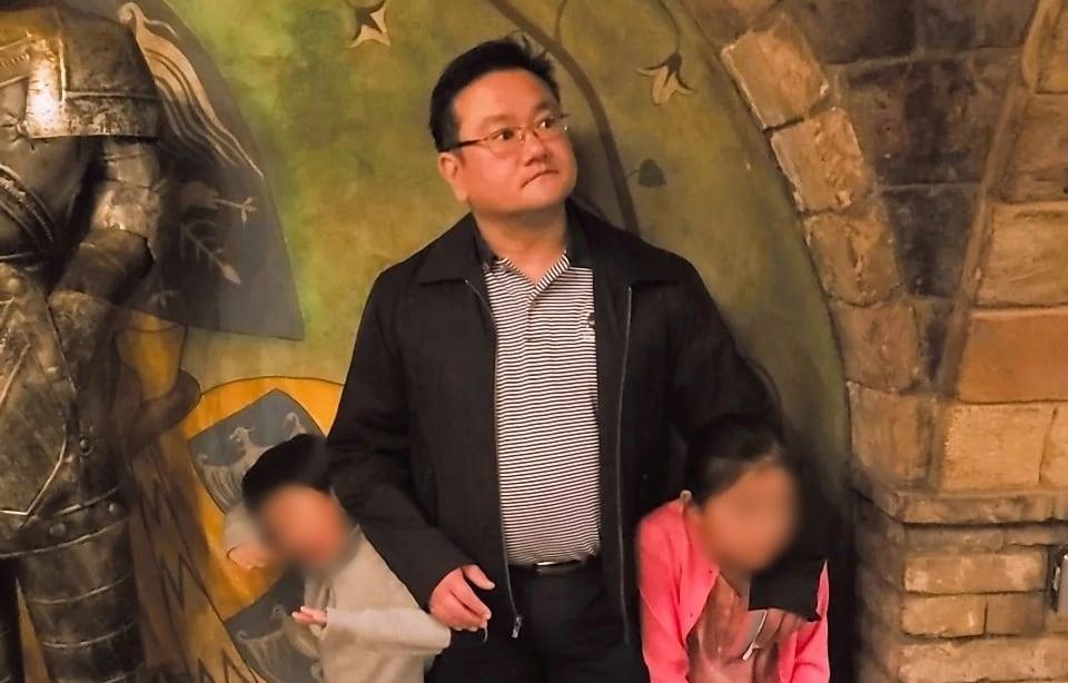 본문 이미지 - 전우원씨가 공개한 고(故) 전두환 전 대통령의 삼남 전재만씨의 사진. 우원씨는 작은 아버지 재만씨의 와이너리에 대해 "검은돈 냄새가 난다"고 했다. (인스타그램)