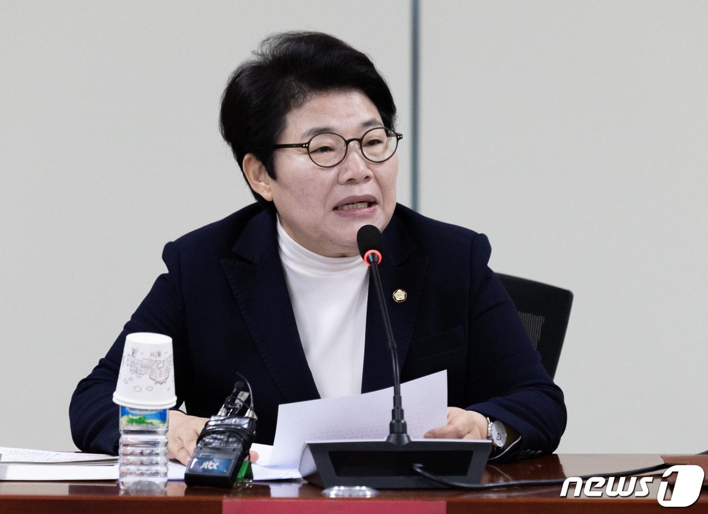 본문 이미지 - 임이자 국회 환경노동위원회 국민의힘 간사가 16일 오전 서울 여의도 국회 의원회관에서 열린 근로시간 제도 개편 방향 토론회에서 발언을 하고 있다. 2023.3.16/뉴스1 ⓒ News1 이재명 기자