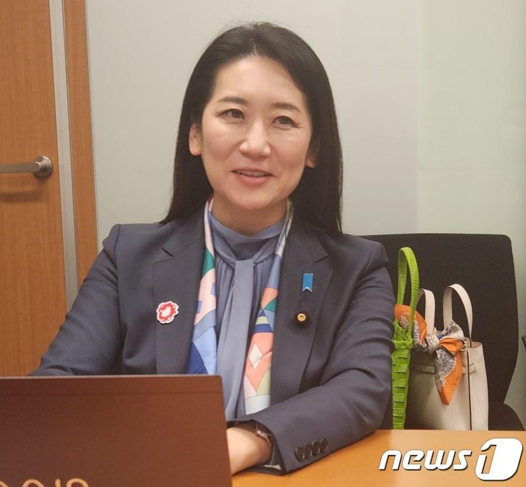 본문 이미지 - 마쓰카와 루이 일본 자민당 참의원 의원이 15일 사무실에서 뉴스1과 인터뷰를 하고 있다.2023.03.15/뉴스1ⓒ News1 노민호 기자