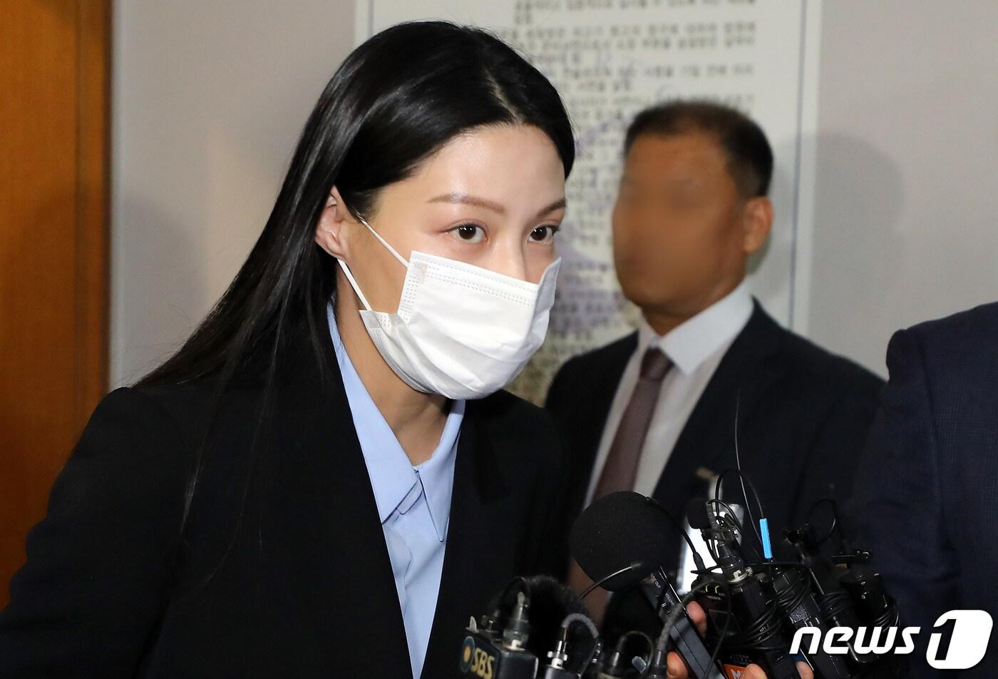 본문 이미지 - 조국 전 법무부 장관 딸 조민씨 2023.3.16/뉴스1 ⓒ News1 이동해 기자