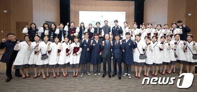 본문 이미지 - 전북대학교 23기 학생 홍보대사들이 16일 임명장을 받고 본격적인 활동에 돌입했다.(전북대 제공)/뉴스1