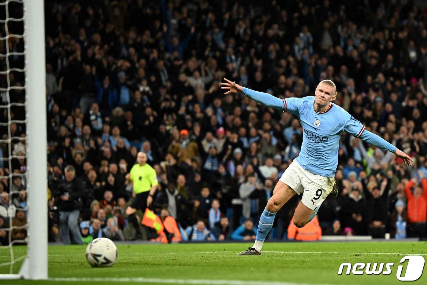 맨체스터 시티 엘링 홀란드가 해트트릭으로 팀을 FA컵 4강에 올려놨다.ⓒ AFP=뉴스1