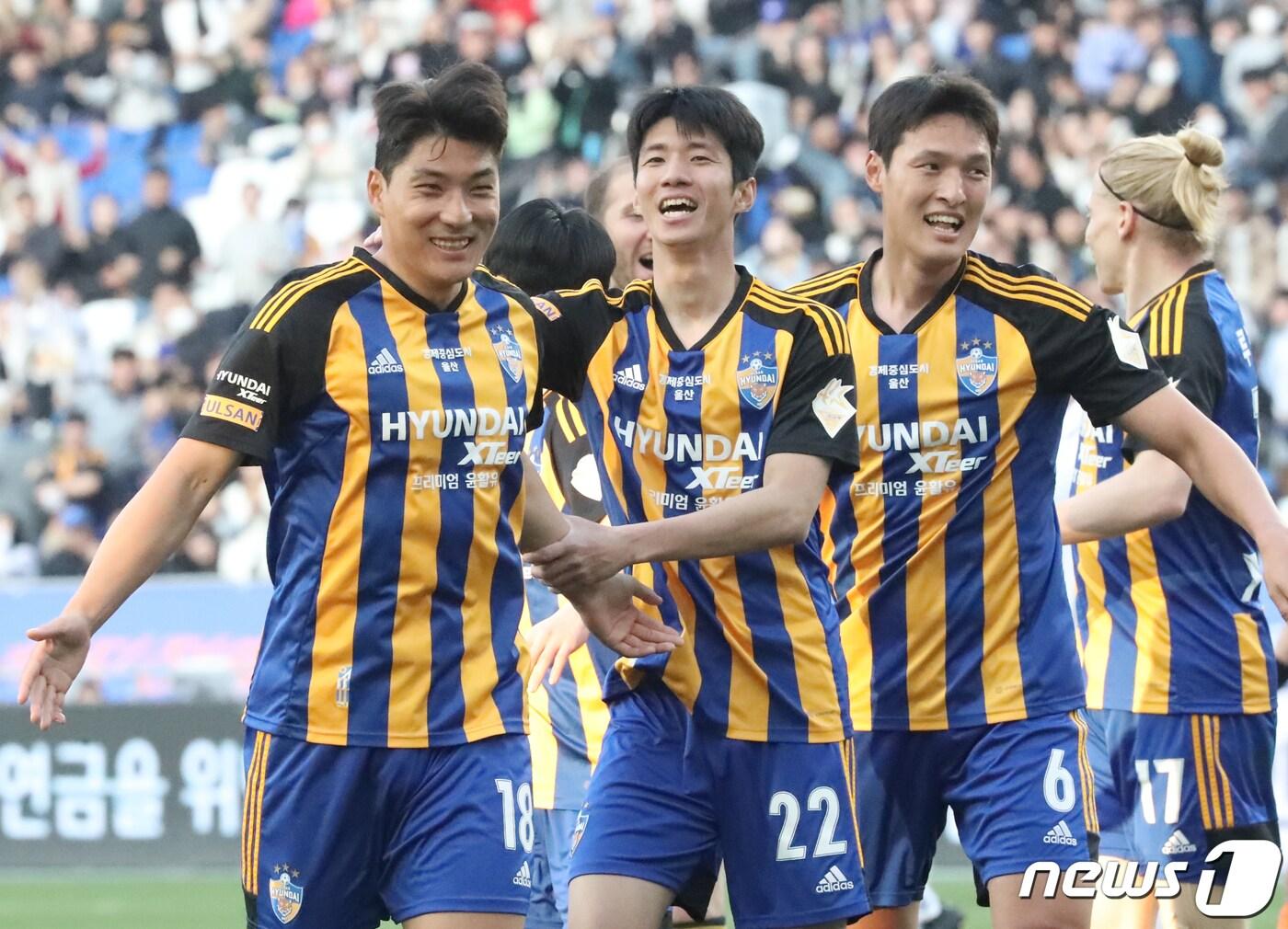 본문 이미지 - 19일 오후 울산 문수축구경기장에서 열린 프로축구 '하나원큐 K리그1 2023' 울산현대와 수원FC의 경기에서 울산 주민규가 골을 넣은 뒤 기뻐하고 있다. 2023.3.19/뉴스1 ⓒ News1 조민주 기자