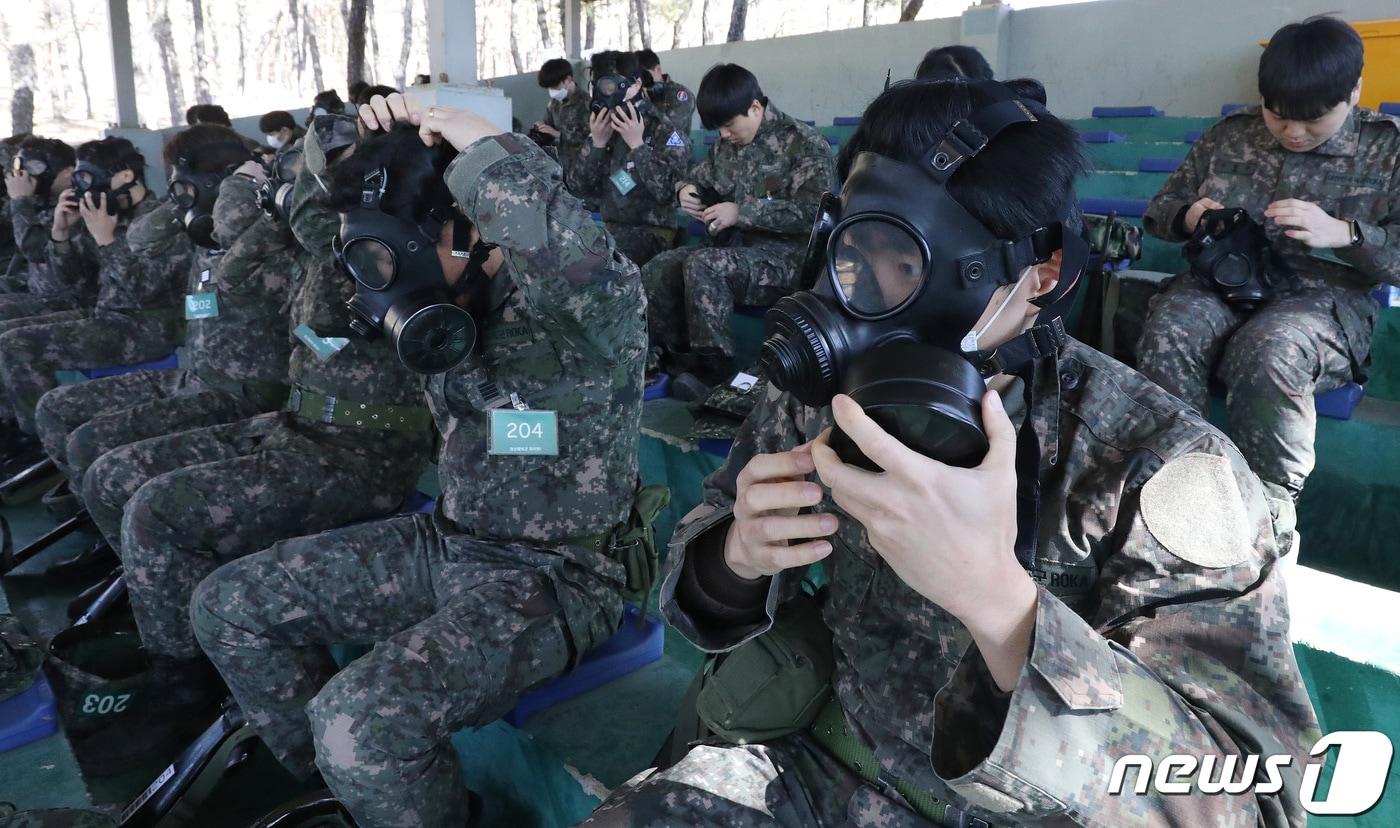 예비군들이 화생방 훈련을 하고 있다.  사진은 본문과 관계 없음. 2023.3.2/뉴스1 ⓒ News1 공정식 기자