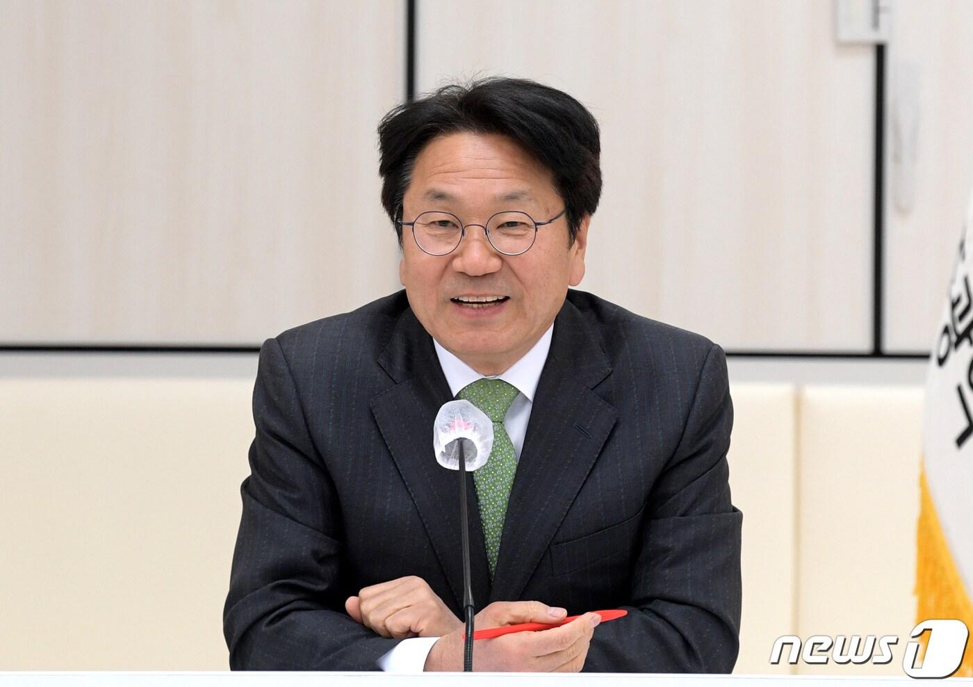 강기정 광주시장이 시청 중회의실에서 열린 간부회의를 주재하고 있다.(광주시 제공)2023.3.2/뉴스1 