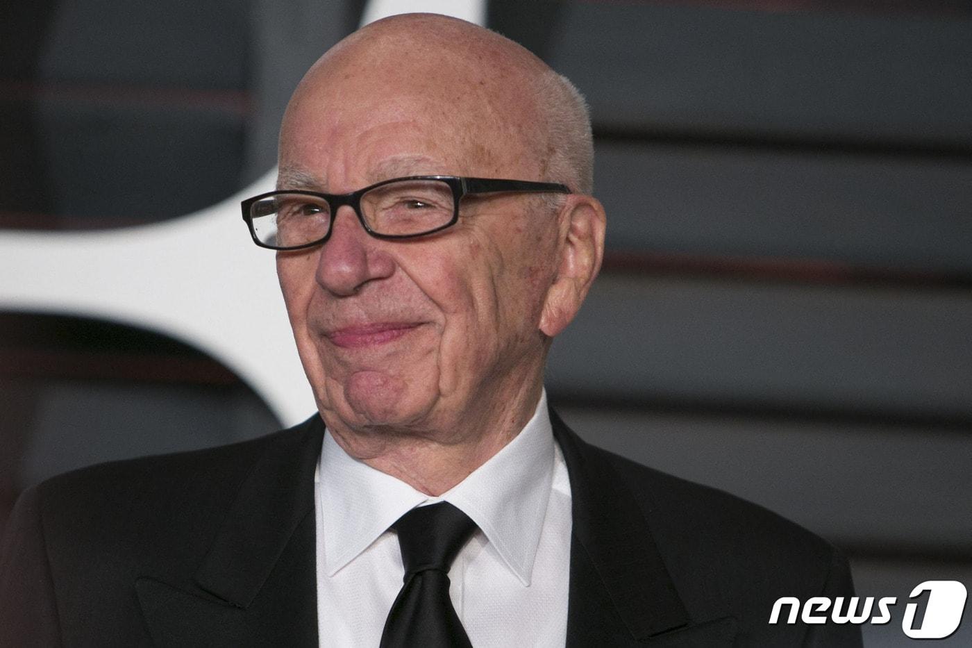 지난 2015년 2월 미국 언론재벌 루퍼트 머독이 캘리포니아주 베벌리힐스에서 열린 '베니티 페어 오스카 파티'에 참석한 모습이다. 2015.02.22. ⓒ AFP=뉴스1 ⓒ News1 김성식 기자