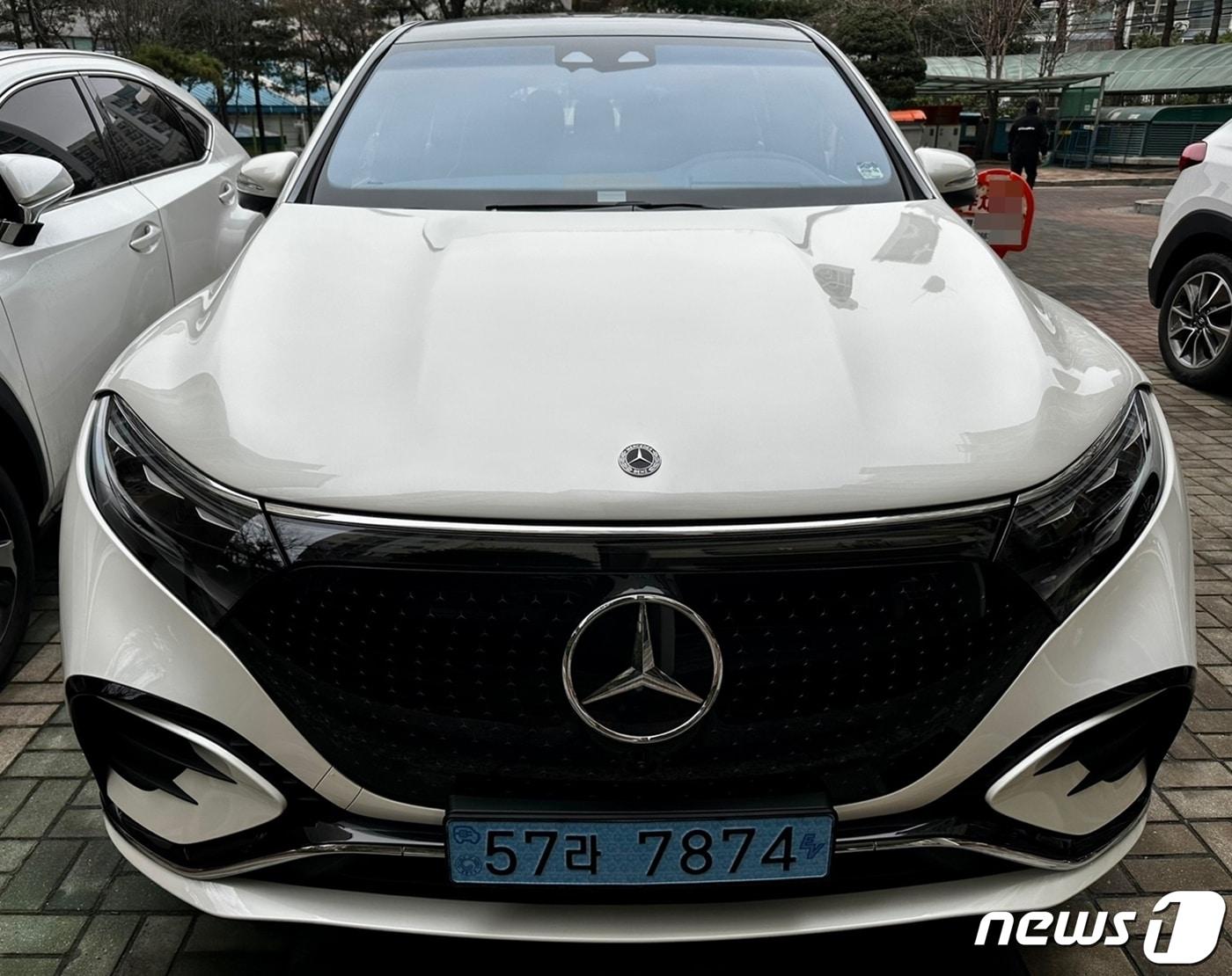본문 이미지 - 메르세데스-벤츠의 '더 뉴 EQS 580 4MATIC SUV.'ⓒ 뉴스1 이동희 기자 