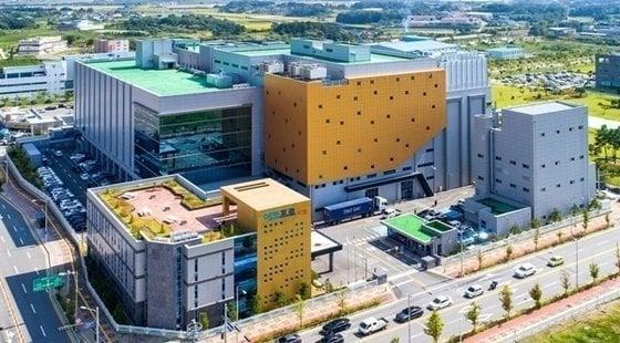 본문 이미지 - 에코프로비엠 청주 오창 본사 전경&#40;에코프로 제공&#41; ⓒ News1 강은성 기자