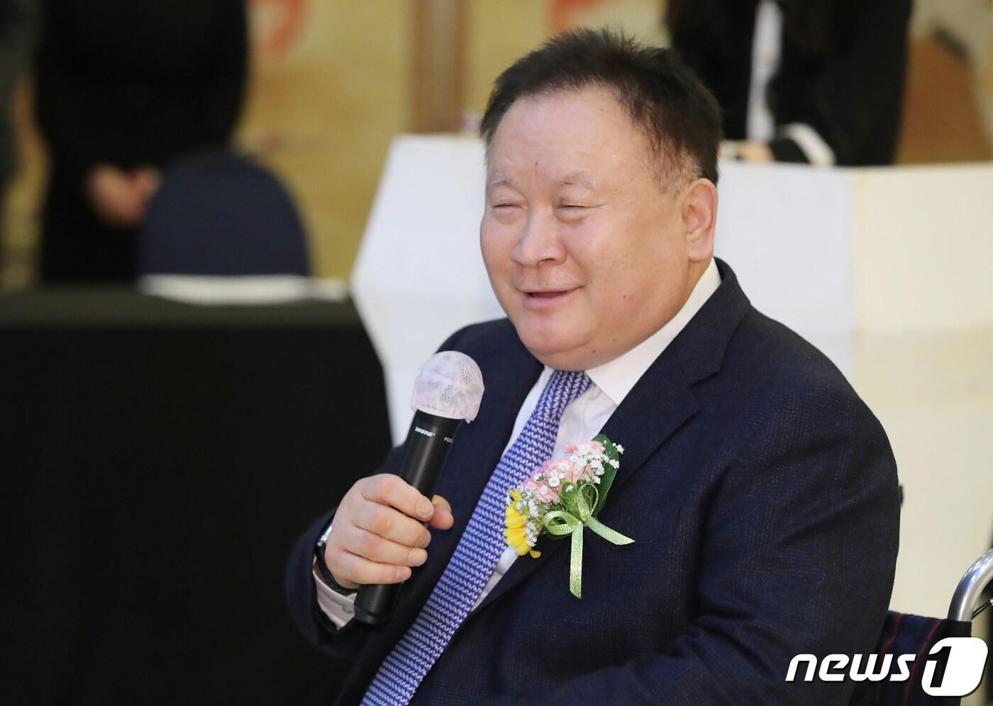 이상민 더불어민주당 국회의원이 22일 대전 서구 더오페라웨딩컨벤션에서 열린 법무부 법무보호위원 전국연합회장 이·취임식에서 축사를 하고 있다. 2023.3.22/뉴스1 ⓒ News1 김기태 기자