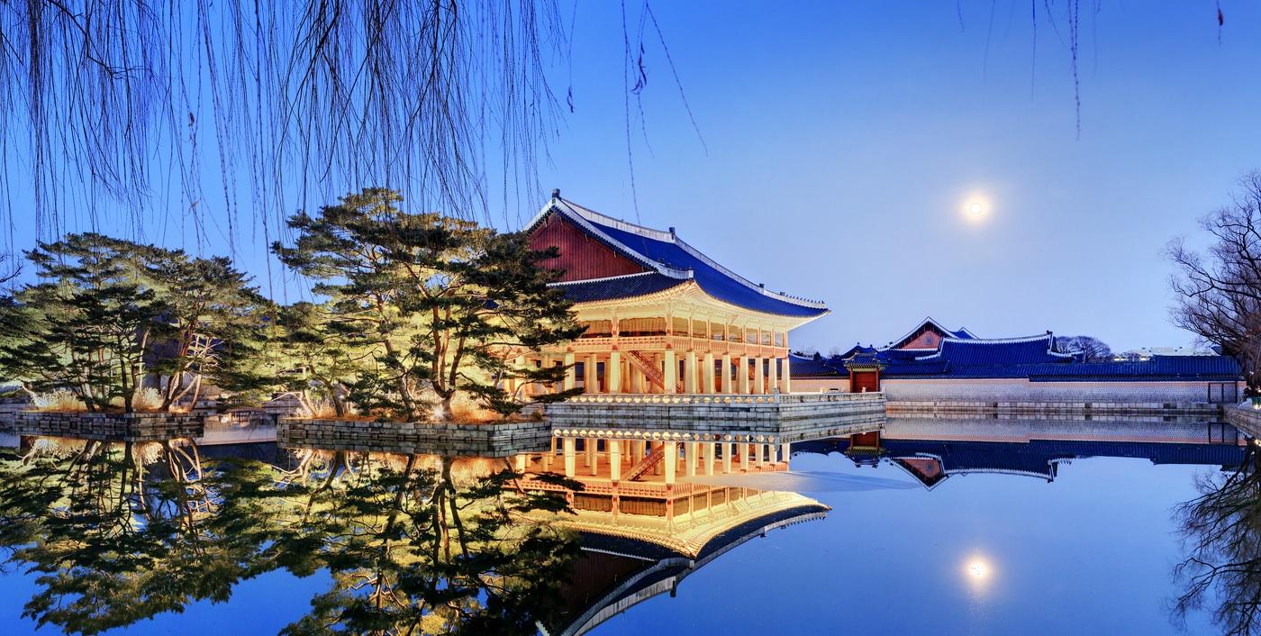 본문 이미지 - 경복궁 경회루 야간 전경. (문화재청 제공) 