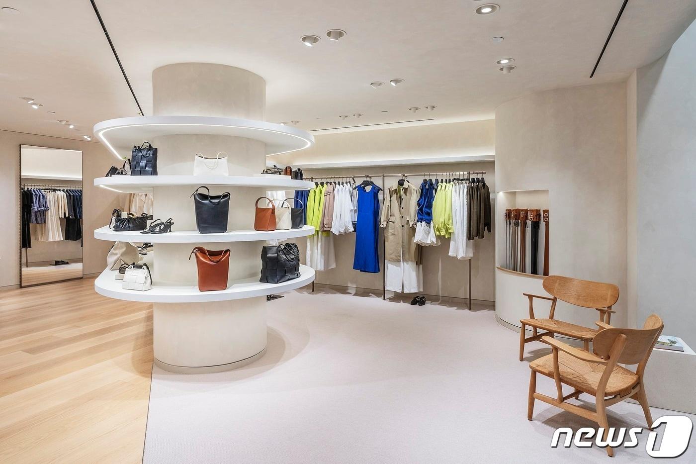 서울 여의도 IFC몰에 위치한 '마시모두띠' 매장 모습.(인디텍스 제공)