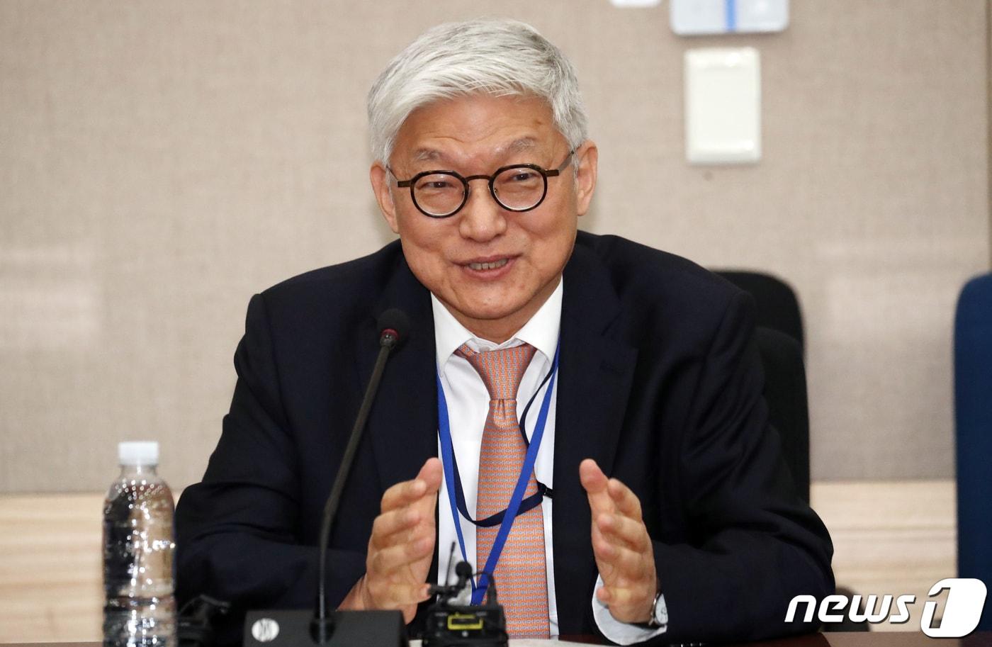 본문 이미지 - 윤덕민 주일 한국대사가 27일 오후 서울 종로구 정부서울청사 별관에서 기자간담회를 하고 있다. 2023.3.27/뉴스1 ⓒ News1 김명섭 기자