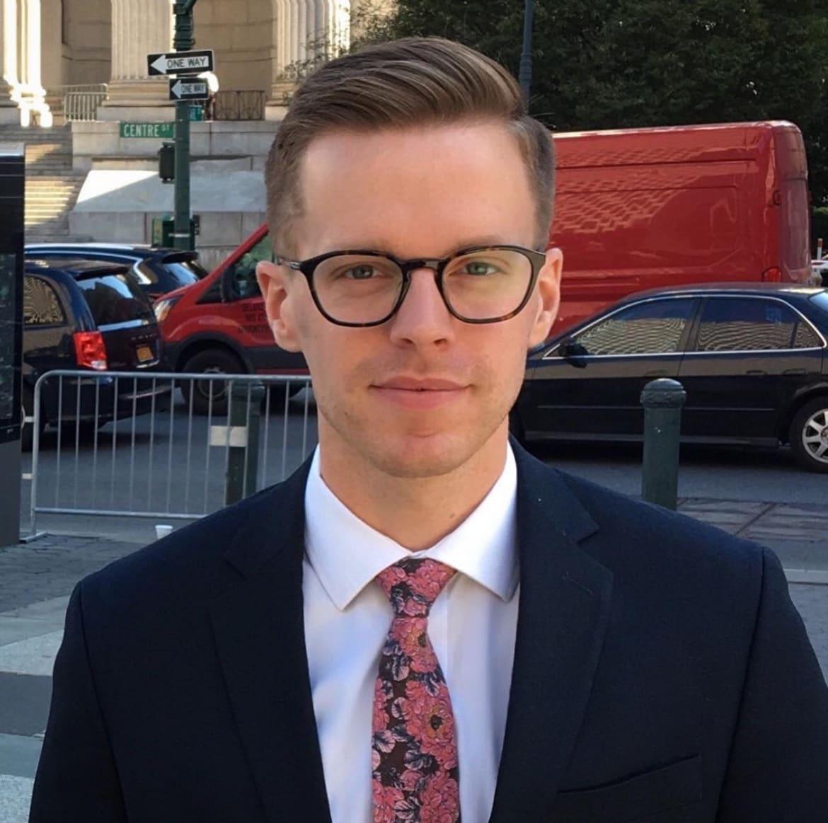 본문 이미지 - 성인 플랫폼에서 포르노 스타로 활동한 것이 발각되면서 직위해제된 뉴욕시 판사 그레고리 A. 로크&#40;33&#41;. &#40;인스타그램&#41;