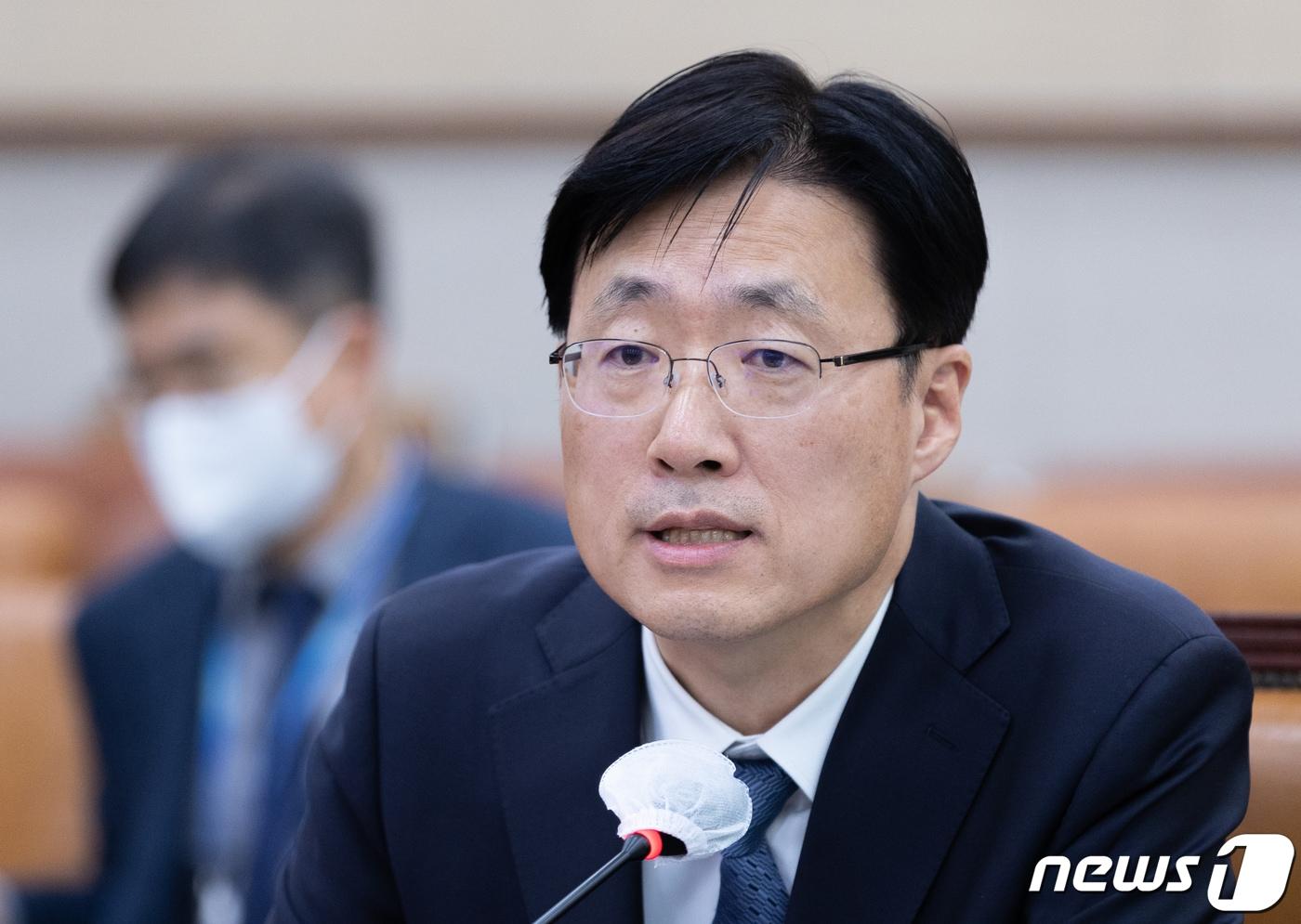 본문 이미지 - 김형두 헌법재판관 후보자가 28일 오전 서울 여의도 국회 법제사법위원회에서 열린 인사청문회에서 질의에 답변하고 있다. 2023.3.28/뉴스1 ⓒ News1 이재명 기자
