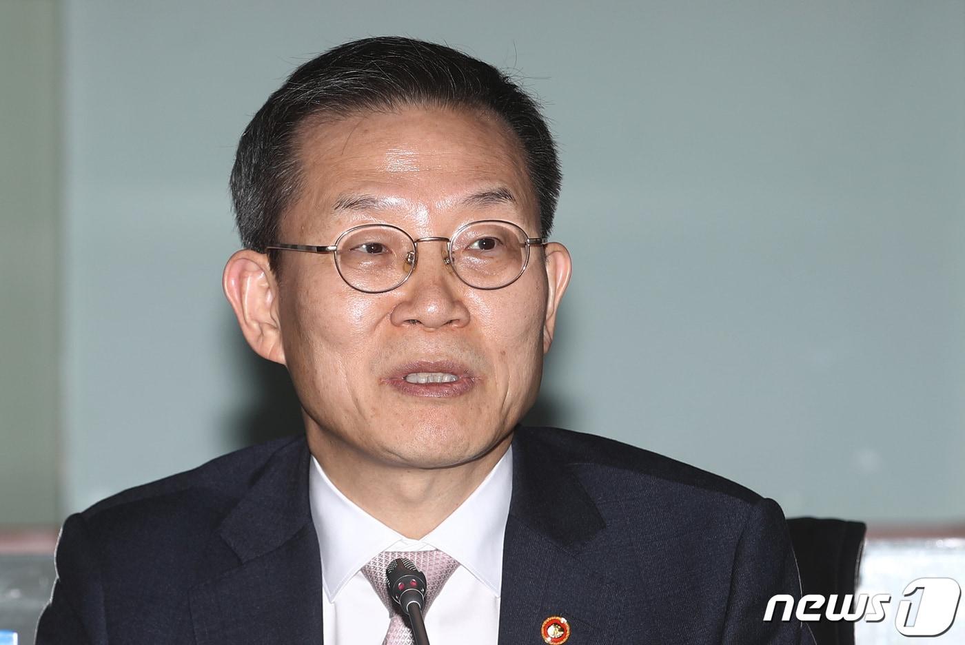 이종호 과학기술정보통신부 장관이 28일 서울 중구 서울중앙우체국에서 열린 제27차 ICT 규제샌드박스 심의위원회에서 인사말을 하고 있다. 2023.3.28/뉴스1 ⓒ News1 김민지 기자