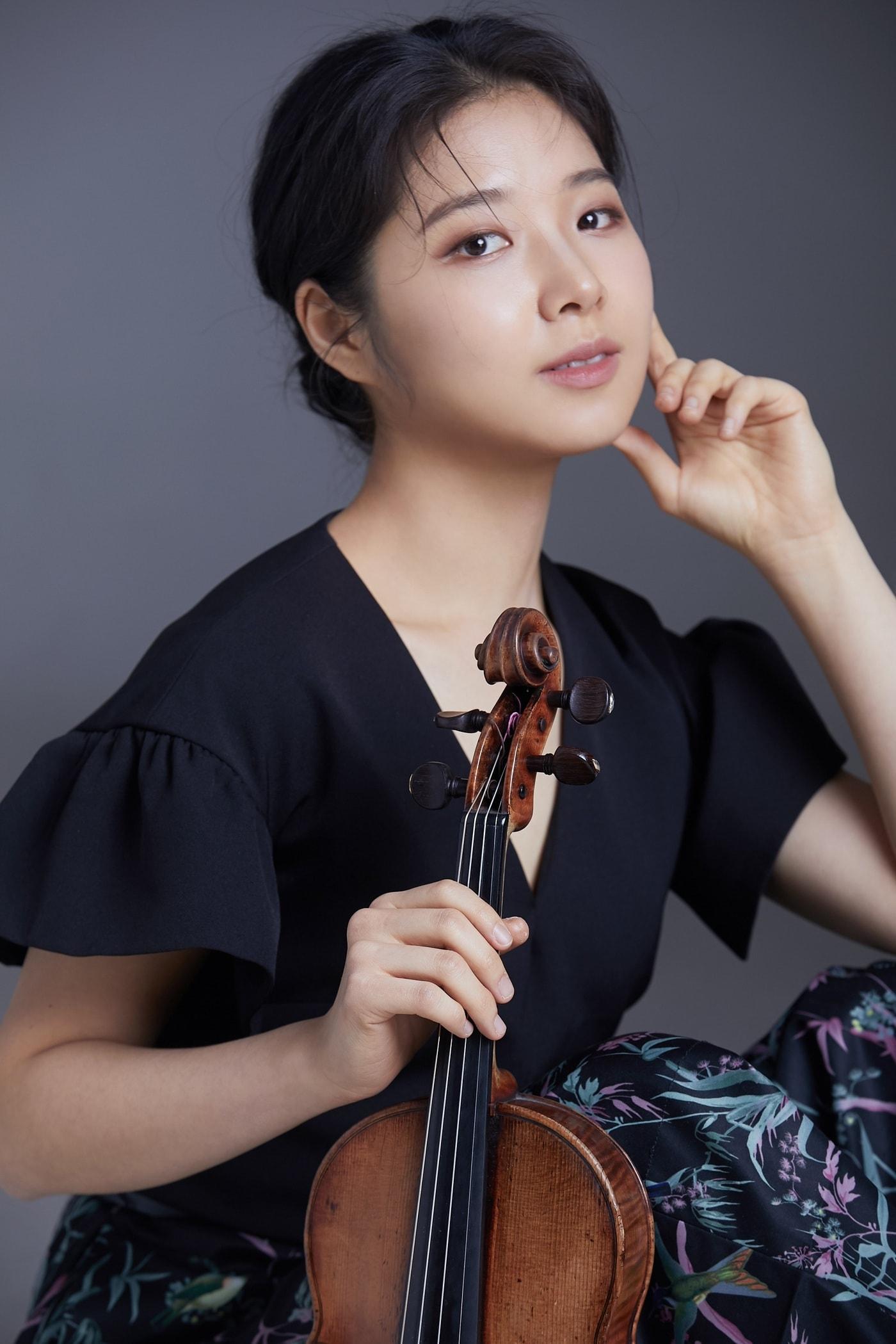 본문 이미지 - 바이올리니스트 이유진. (금호문화재단 제공) 