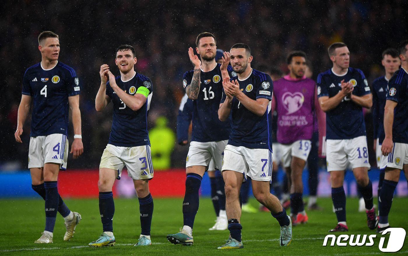 스페인을 꺾은 스코틀랜드 ⓒ AFP=뉴스1