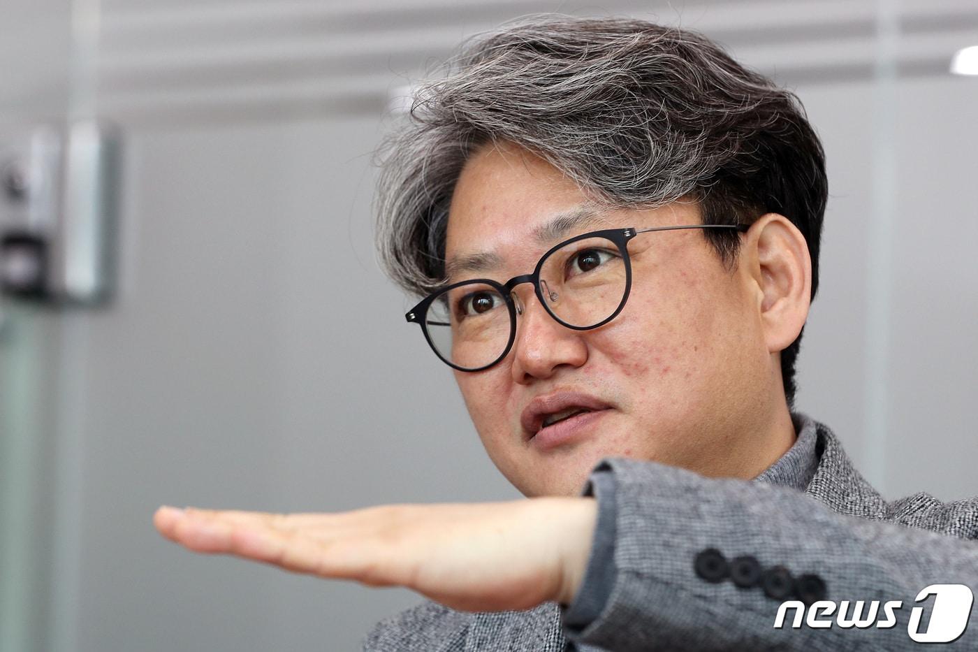 하우성 KB증권 전무가 29일 서울 여의도 포스트타워에 위치한 KB증권 플랫폼총괄본부에서 뉴스1과 인터뷰를 하고 있다. 2023.3.29/뉴스1 ⓒ News1 이동해 기자