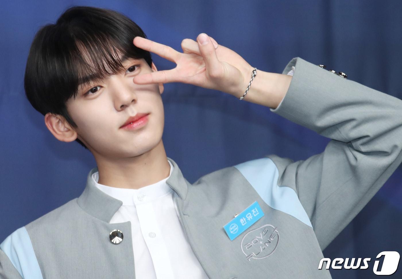 연습생 한유진이 29일 서울 CJ E&M CENTER 에서 열린 Mnet ‘보이즈 플래닛’ 생존자 신고식에서 포즈를 취하고 있다. 2023.3.29/뉴스1 ⓒ News1 권현진 기자