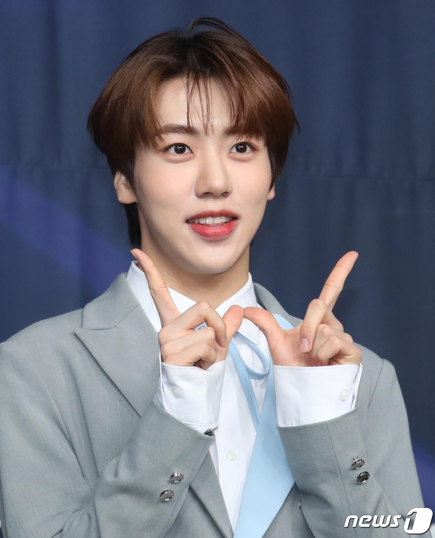 본문 이미지 - 연습생 차웅기가 29일 서울 CJ E&M CENTER 에서 열린 Mnet ‘보이즈 플래닛’ 생존자 신고식에서 포즈를 취하고 있다. 2023.3.29/뉴스1 ⓒ News1 권현진 기자