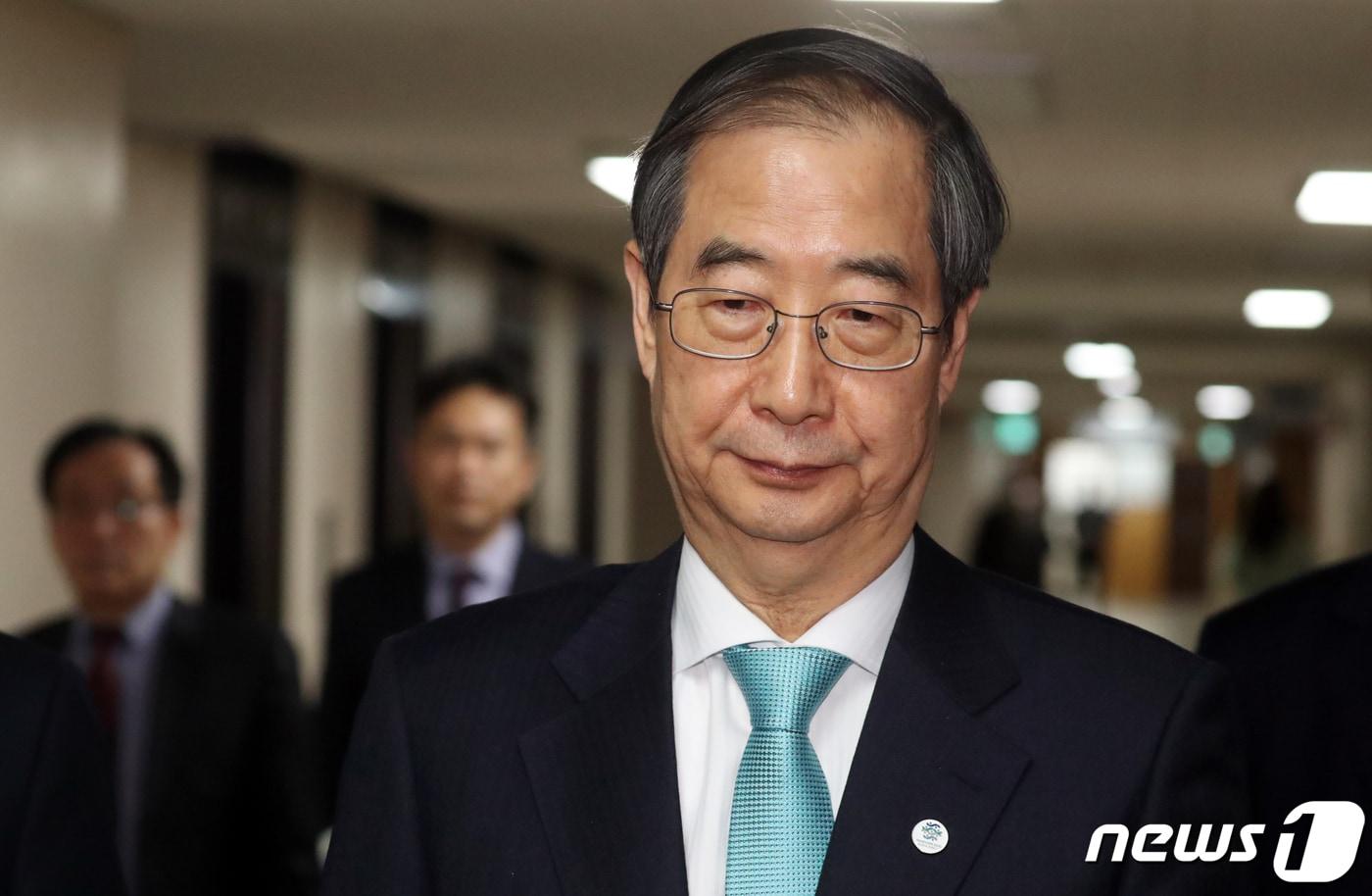 한덕수 국무총리가 29일 오후 서울 종로구 세종대로 정부서울청사에서 양곡관리법 관련 대국민 담화문 발표를 하기 위해 이동하고 있다. 2023.3.29/뉴스1 ⓒ News1 김명섭 기자