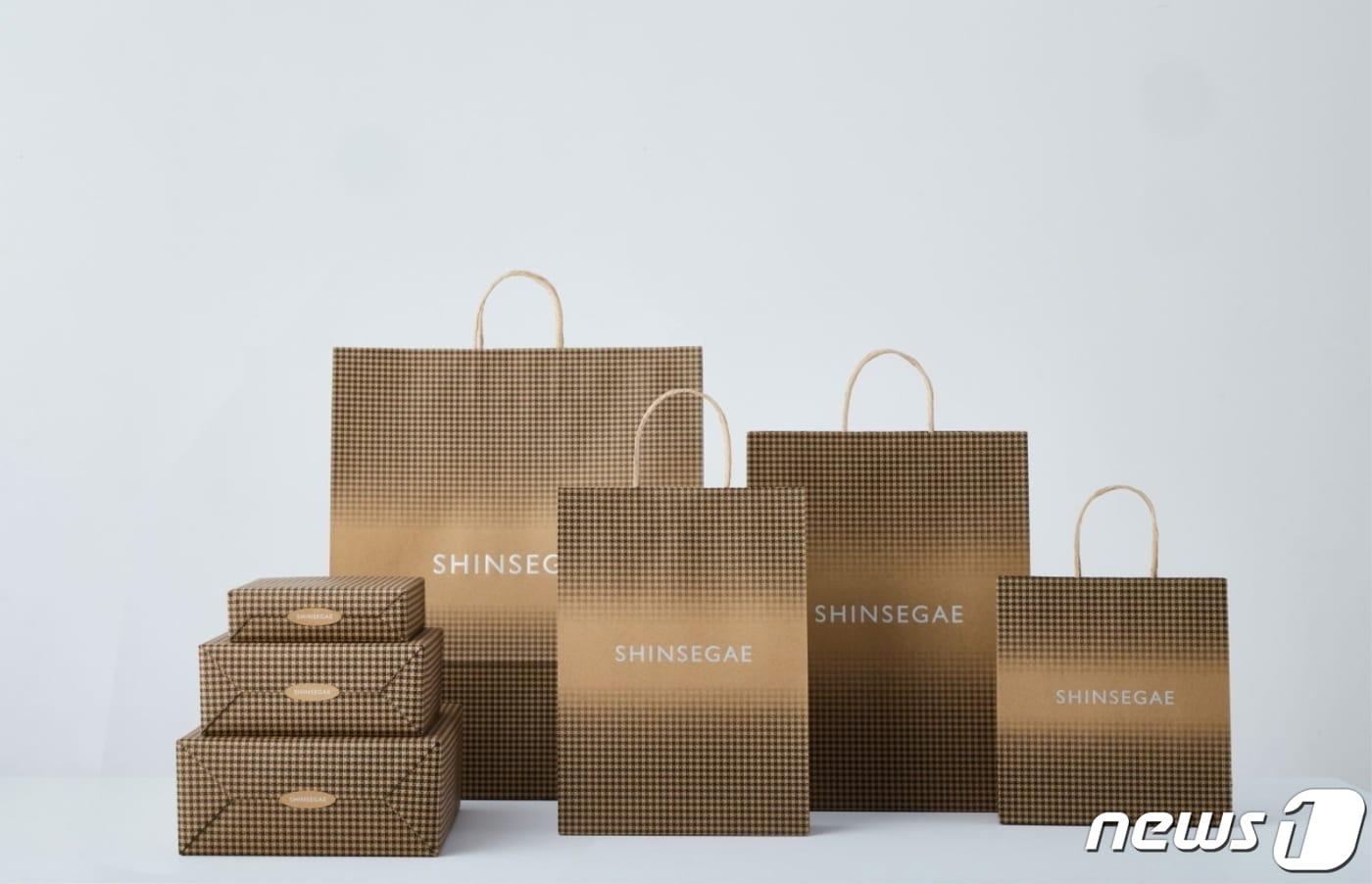 신세계백화점 친환경 쇼핑백, 포장지(신세계백화점 제공)