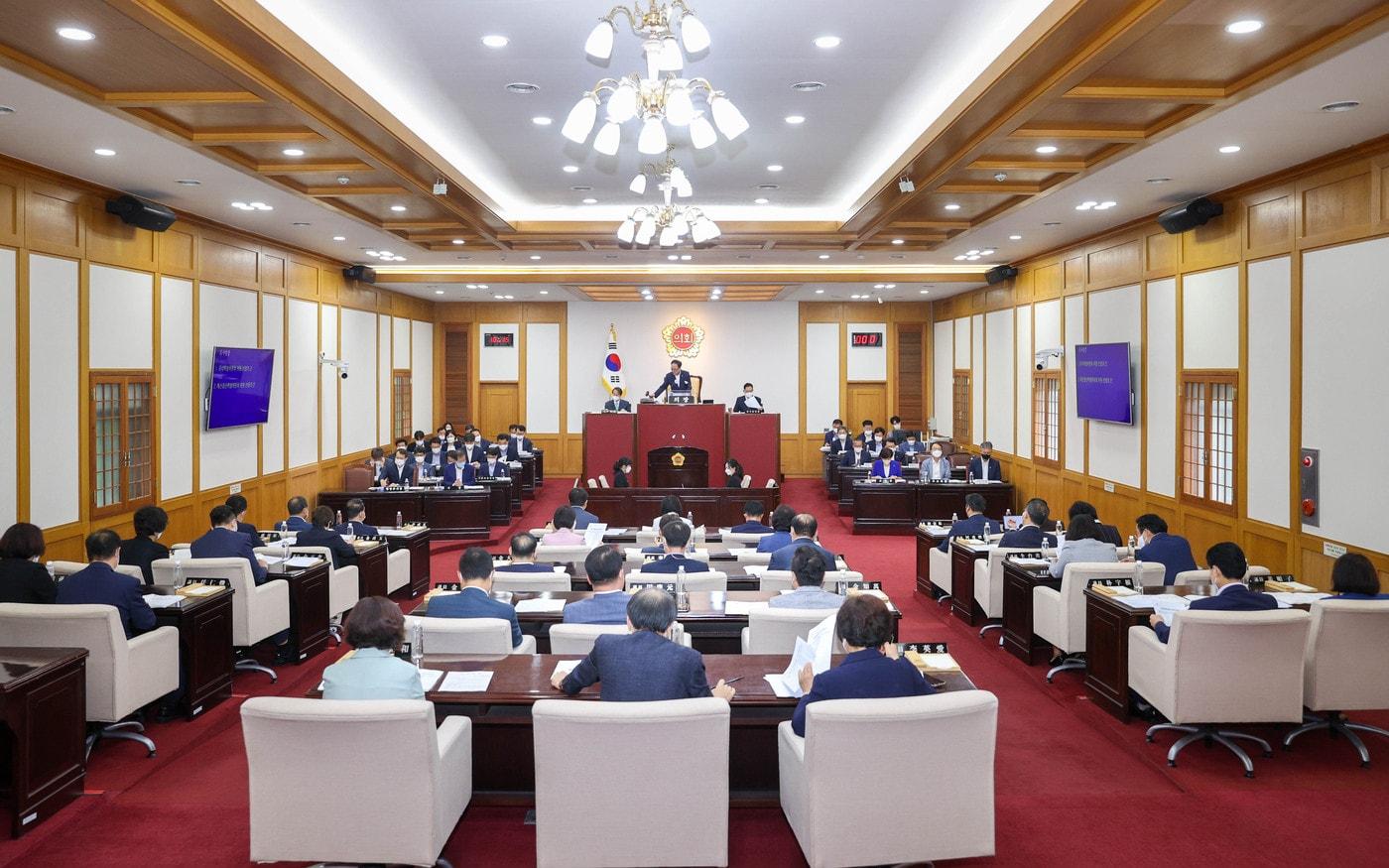 대구시의원 32명 중 15억원 이상의 재산을 신고한 의원은 15명으로 나타났다. 사진은 본회의장 모습.(대구시의회 제공)