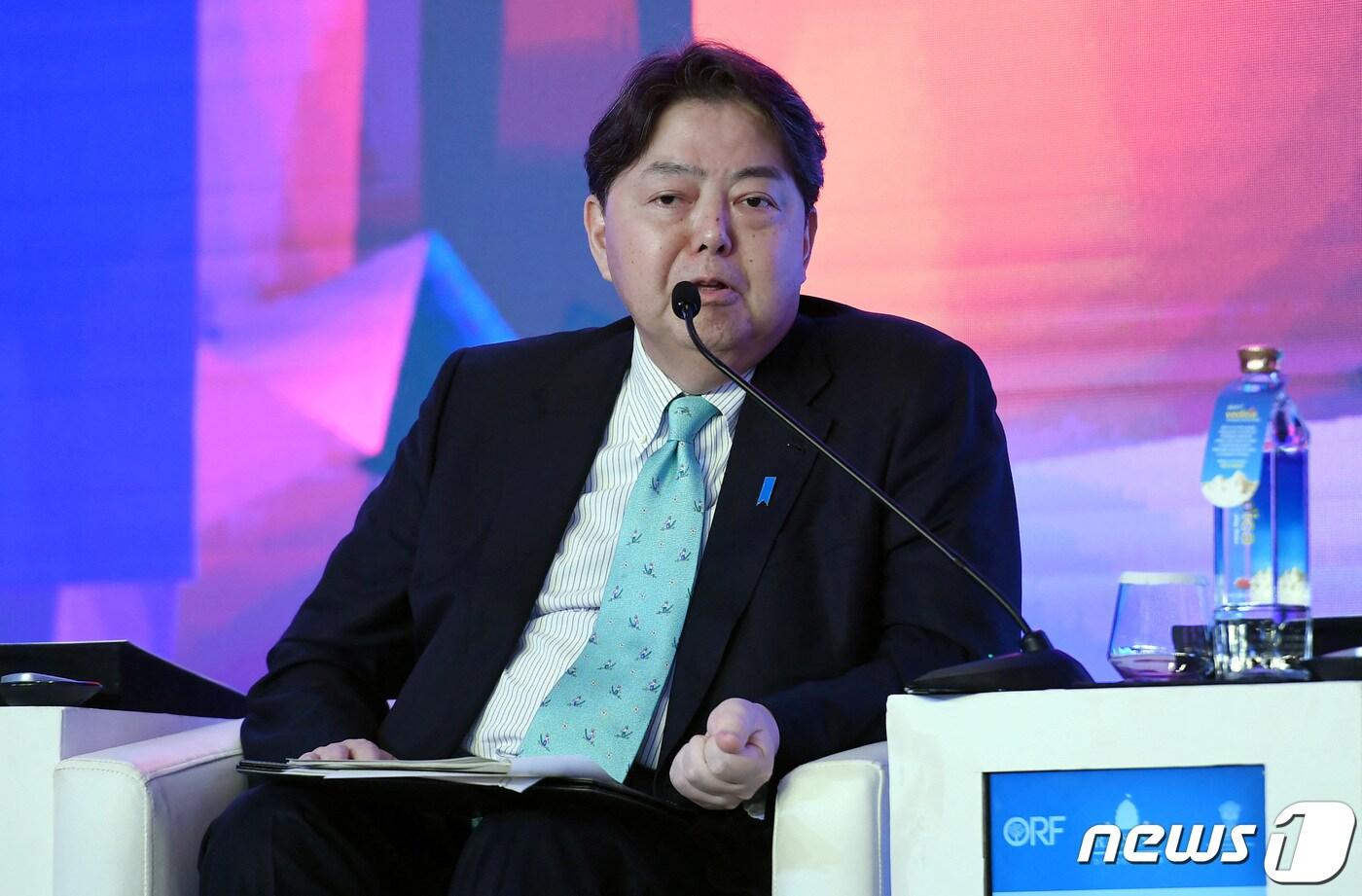 하야시 요시마사 일본 외무상이 3일 인도 뉴데리의 타지 팰리스 호텔에서 열린 쿼드(Quad·미국·일본·호주·인도의 안보 협의체) 외교장관 회의 토론에서 발언하고 있다. 2023.03.03/뉴스1 ⓒ 로이터=뉴스1 ⓒ News1 김민수 기자