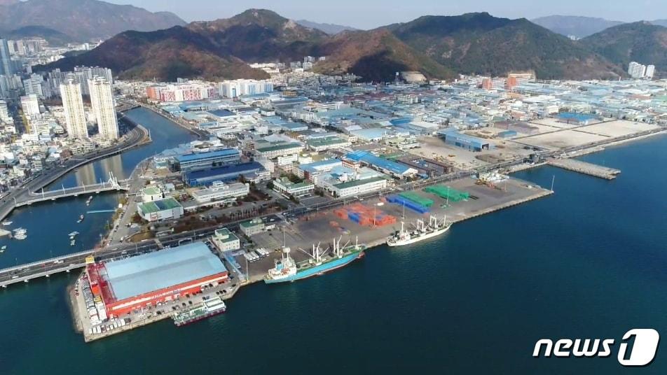 본문 이미지 - 마산수출자유무역지역 전경.(경남도 제공)