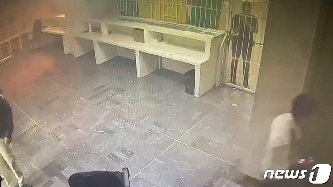 멕시코 이민자 수용소 화재 당시의 영상 캡처 ⓒ AFP=뉴스1