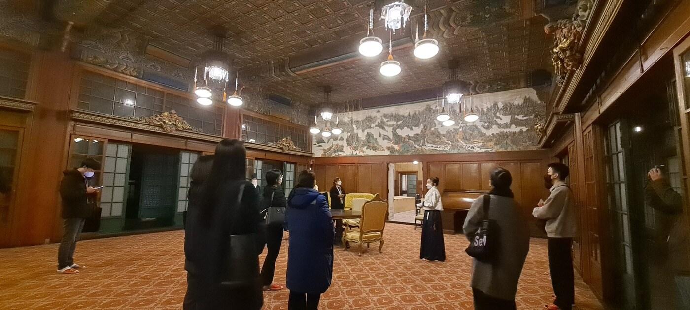 본문 이미지 - 2022년 희정당 관람 행사 모습. (문화재청 제공)