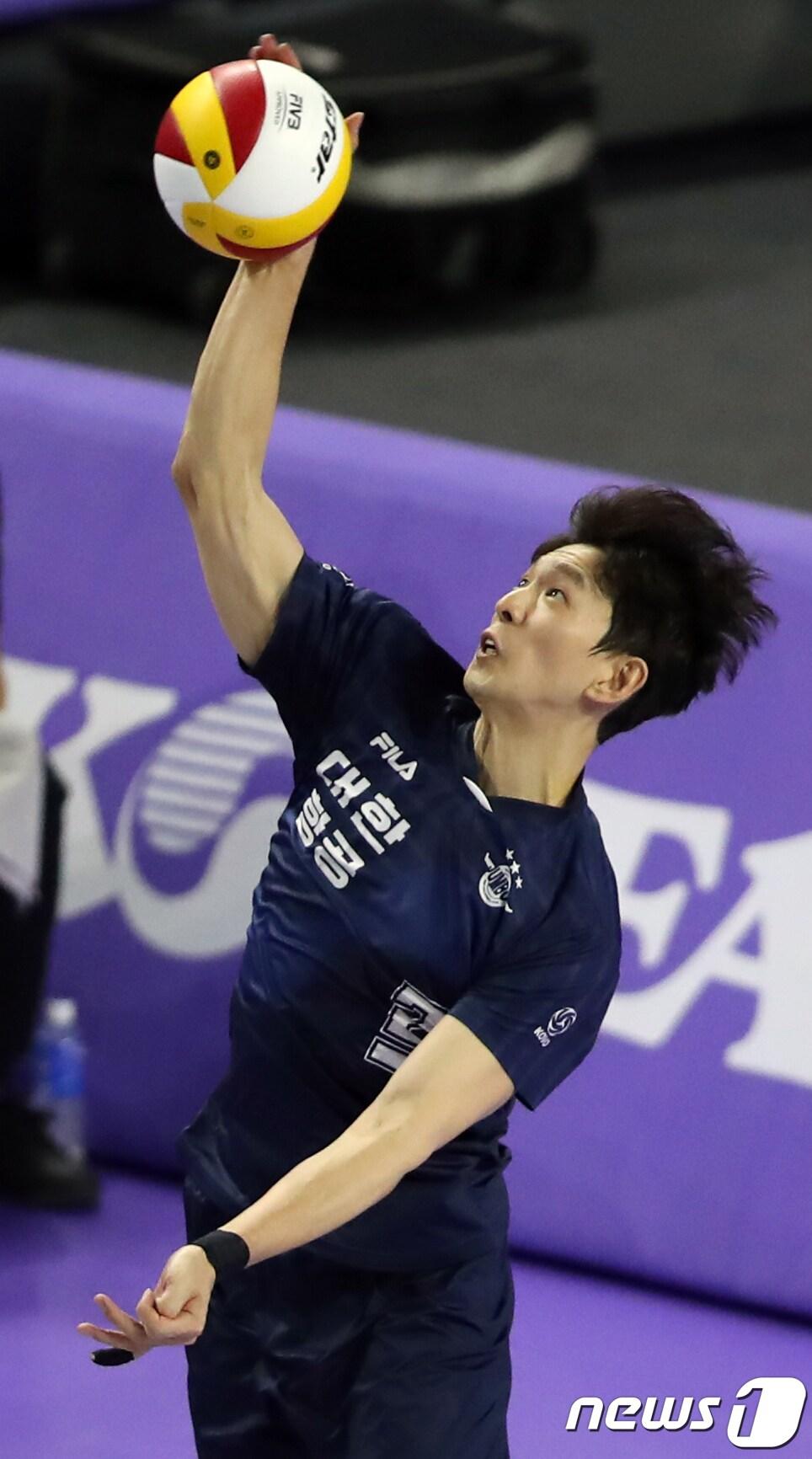 본문 이미지 - 대한항공 한선수가 여객기 사고 유가족을 위해 1천만원을 기부했다. /뉴스1 DB ⓒ News1 황기선 기자