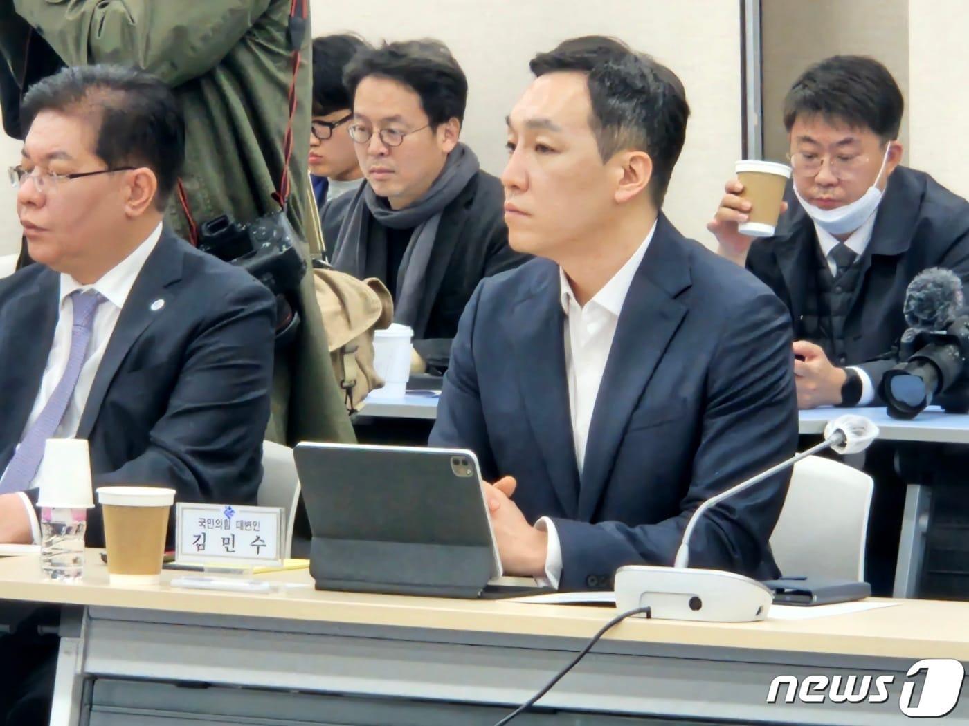 본문 이미지 - 김민수 국민의힘 대변인이 31일 부산시의회에서 열린 ‘2030부산세계박람회 유치를 위한 국민의힘·부산광역시 연석회의’에 참석하고 있다.2023.3.31/뉴스1 ⓒ News1 강승우 기자