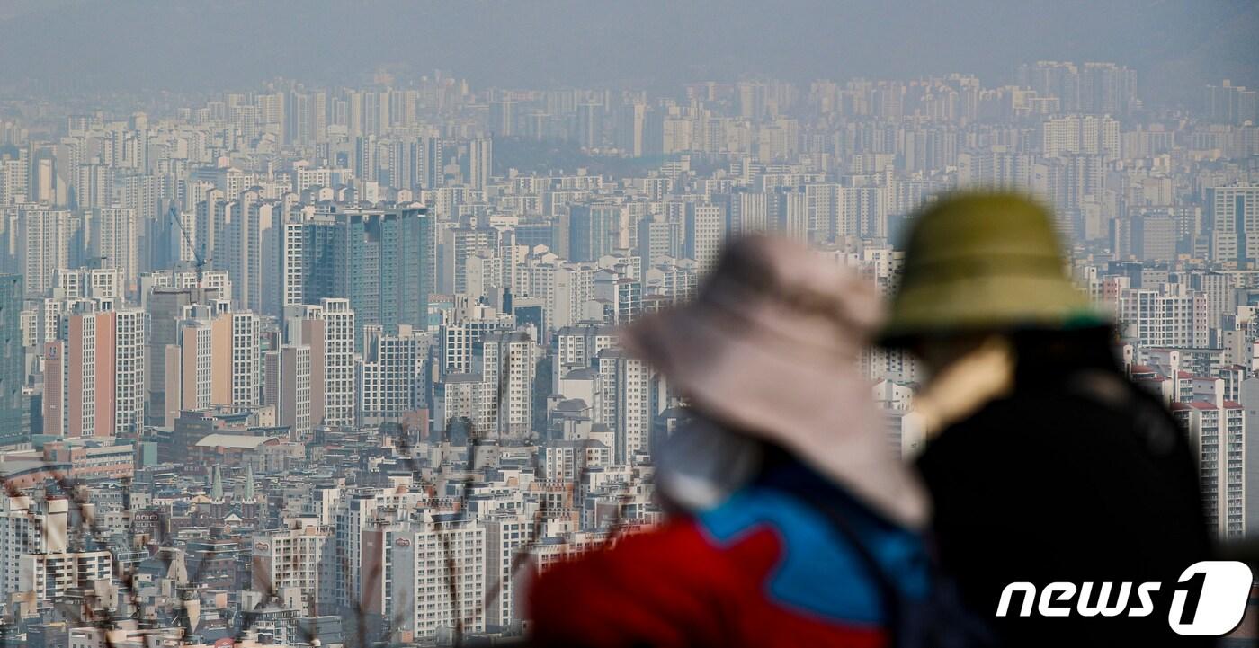 서울 중구 남산에서 바라본 아파트. 2023.3.31/뉴스1 ⓒ News1 김도우 기자
