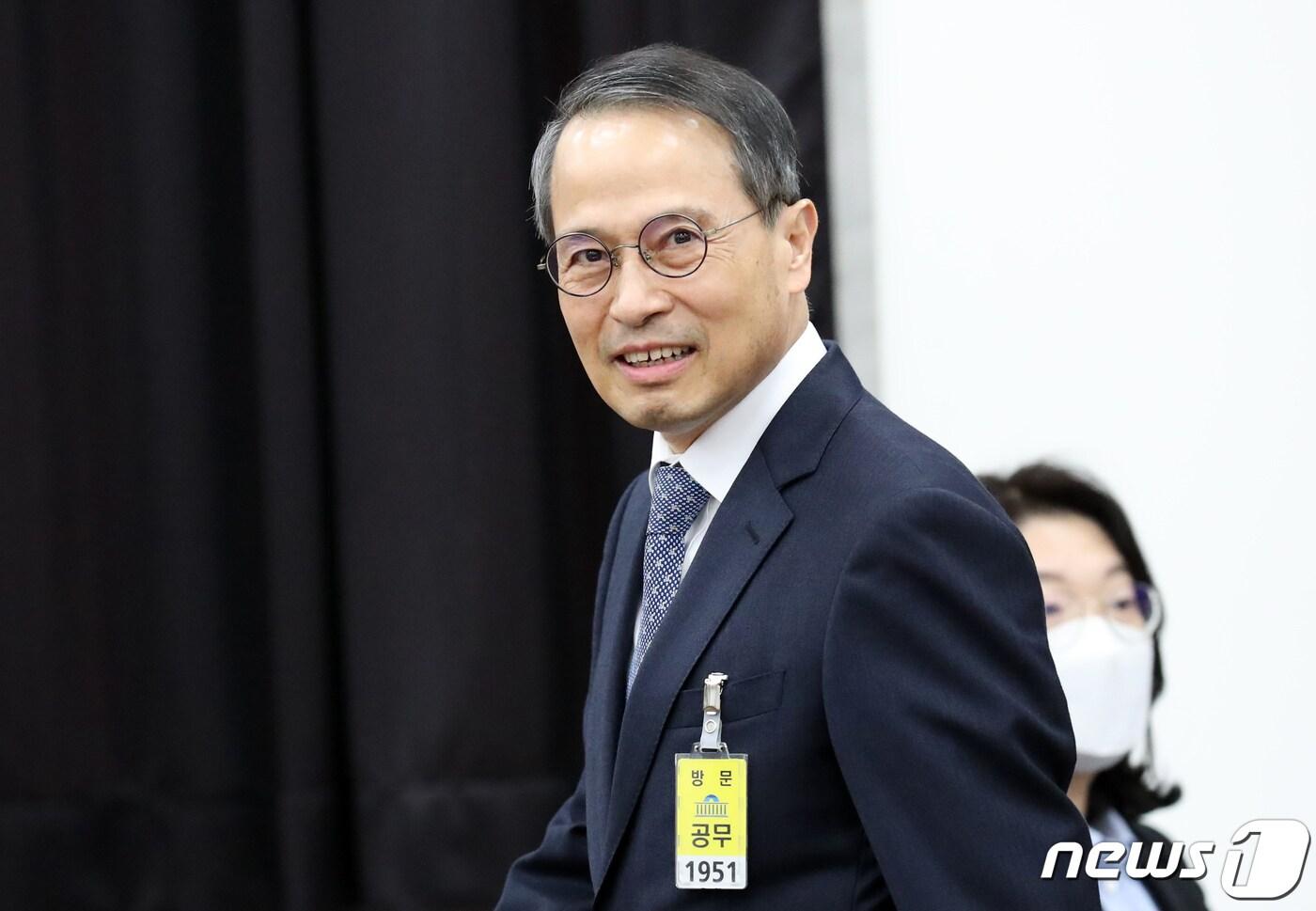 김규현 국가정보원장이 7일 서울 여의도 국회에서 열린 제404회 국회(임시회) 정보위원회 제1차 전체회의에 출석하고 있다. (공동취재) 2023.3.7/뉴스1 ⓒ News1 유승관 기자