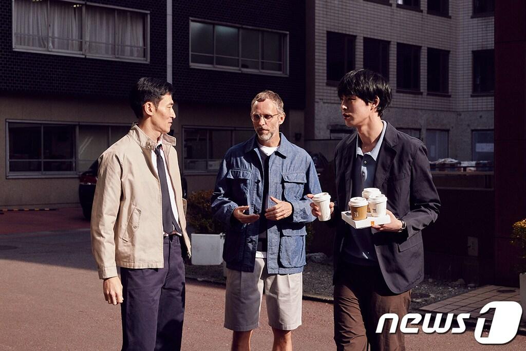 본문 이미지 - 무신사는 최근 며칠간 기온이 크게 오르자 가볍게 걸칠 수 있는 봄 아우터를 찾는 고객이 늘어났다고 8일 밝혔다.(무신사스토어제공)