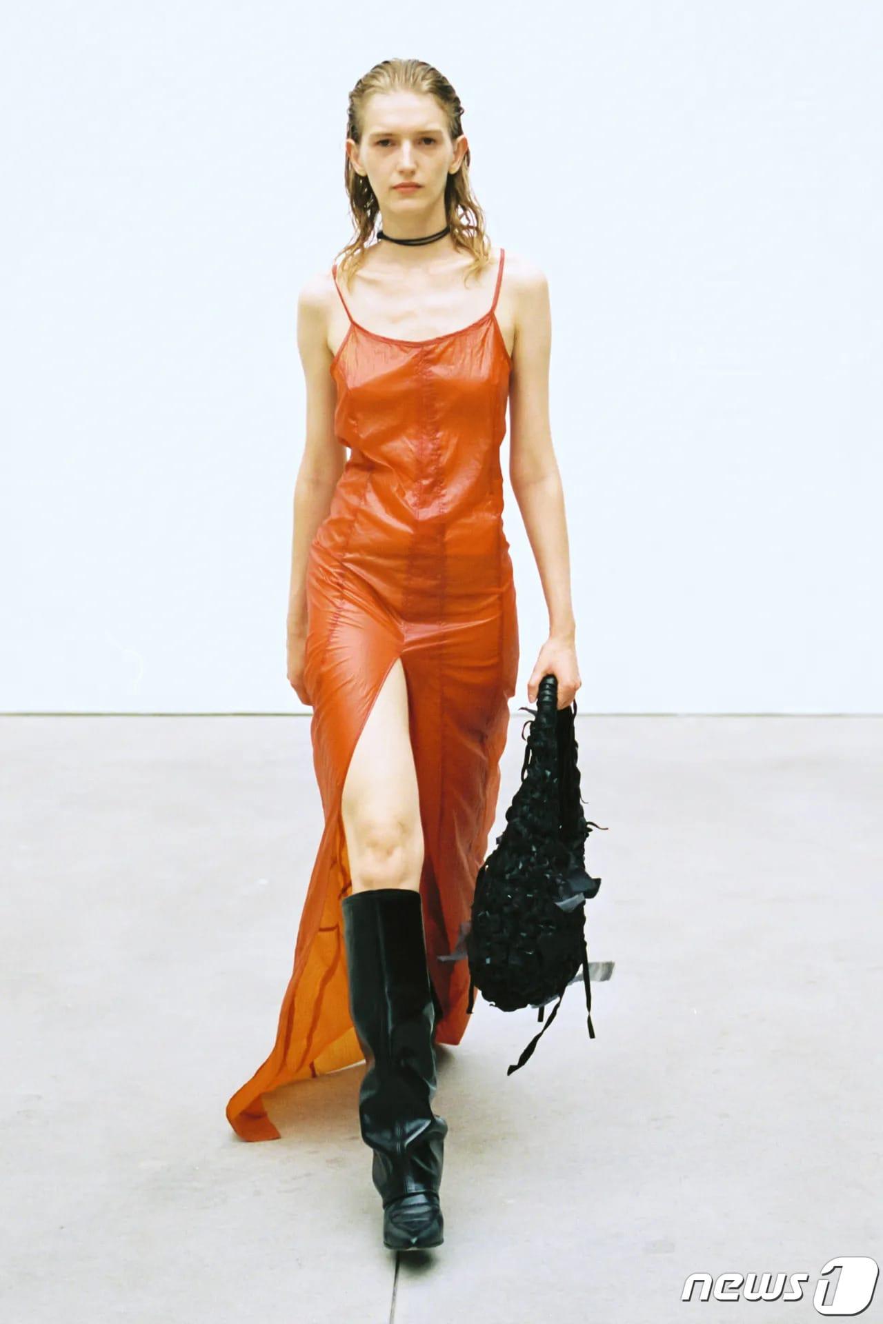 본문 이미지 - 아워레가시 룩북(한섬제공)