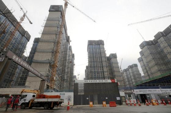 본문 이미지 - 둔촌주공 재건축 현장. 2023.3.8./뉴스1 ⓒ News1 박세연 기자