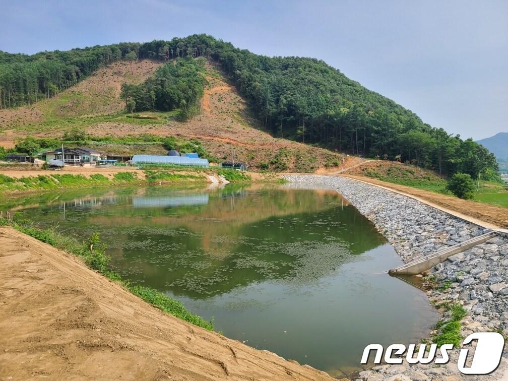 본문 이미지 - 9일 충북 음성군은 가뭄에 대비해 오는 5월까지 농업용수 공급사업을 추진한다고 밝혔다. 사진은 장구실 저수지.(음성군 제공)2023.3.9/뉴스1