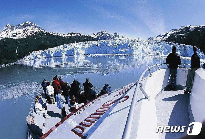 본문 이미지 - 알래스카 빙하 유람선(하나투어 제공)