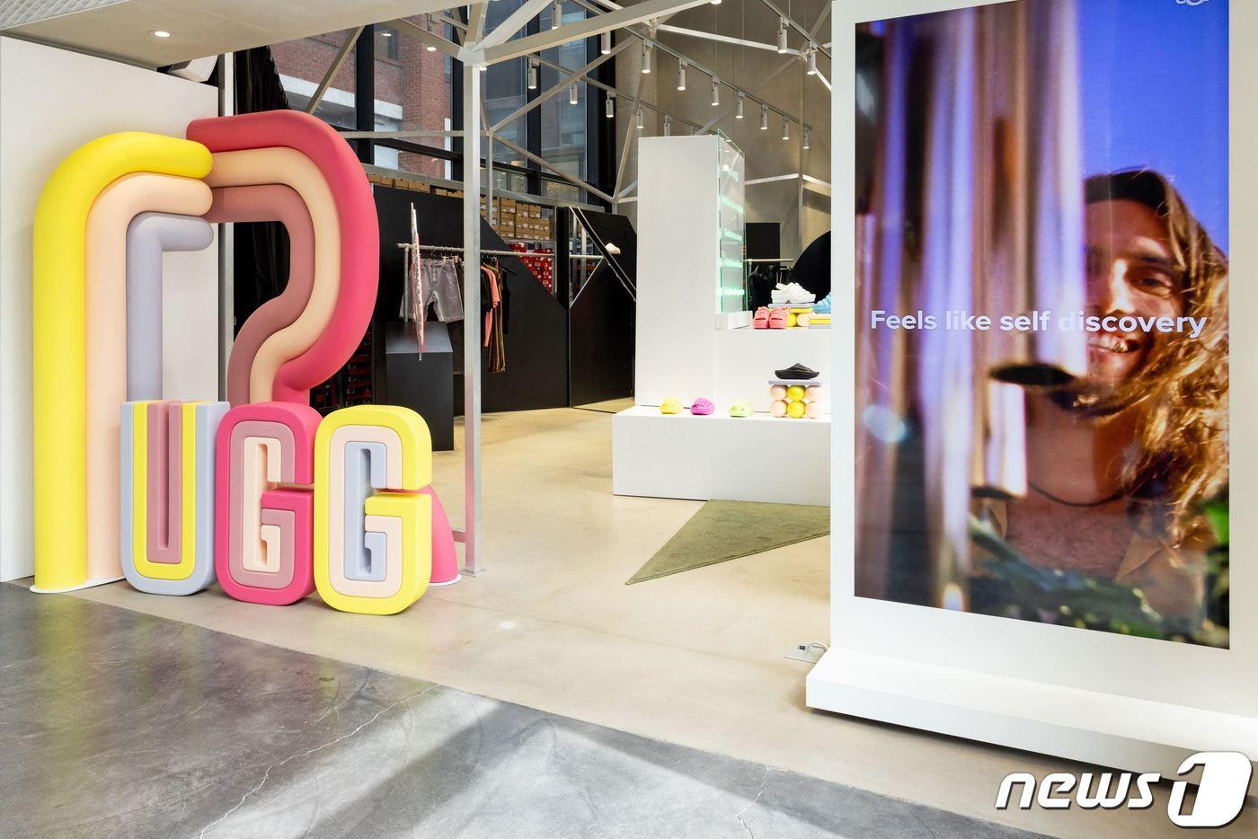 본문 이미지 - 어그 '웍스아웃 홍대 라이즈점' 팝업스토어.(어그제공)