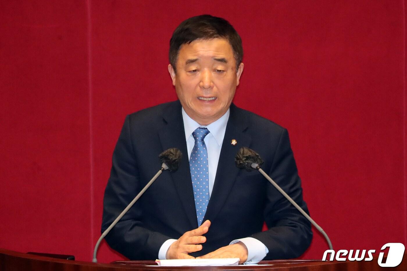 본문 이미지 - 국경일 외국기 게양을 규제하는 법안을 발의한 강득구 더불어민주당 의원. 2023.4.11/뉴스1 ⓒ News1 황기선 기자