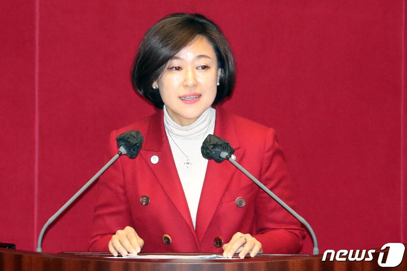 본문 이미지 - 황보승희 국민의힘 의원이 11일 오후 서울 여의도 국회에서 열린 제405회국회(임시회) 제2차 국회의원 선거제도 개선에 관한 결의안 심사를 위한 전원위원회에서 발언을 하고 있다. 2023.4.11/뉴스1 ⓒ News1 황기선 기자