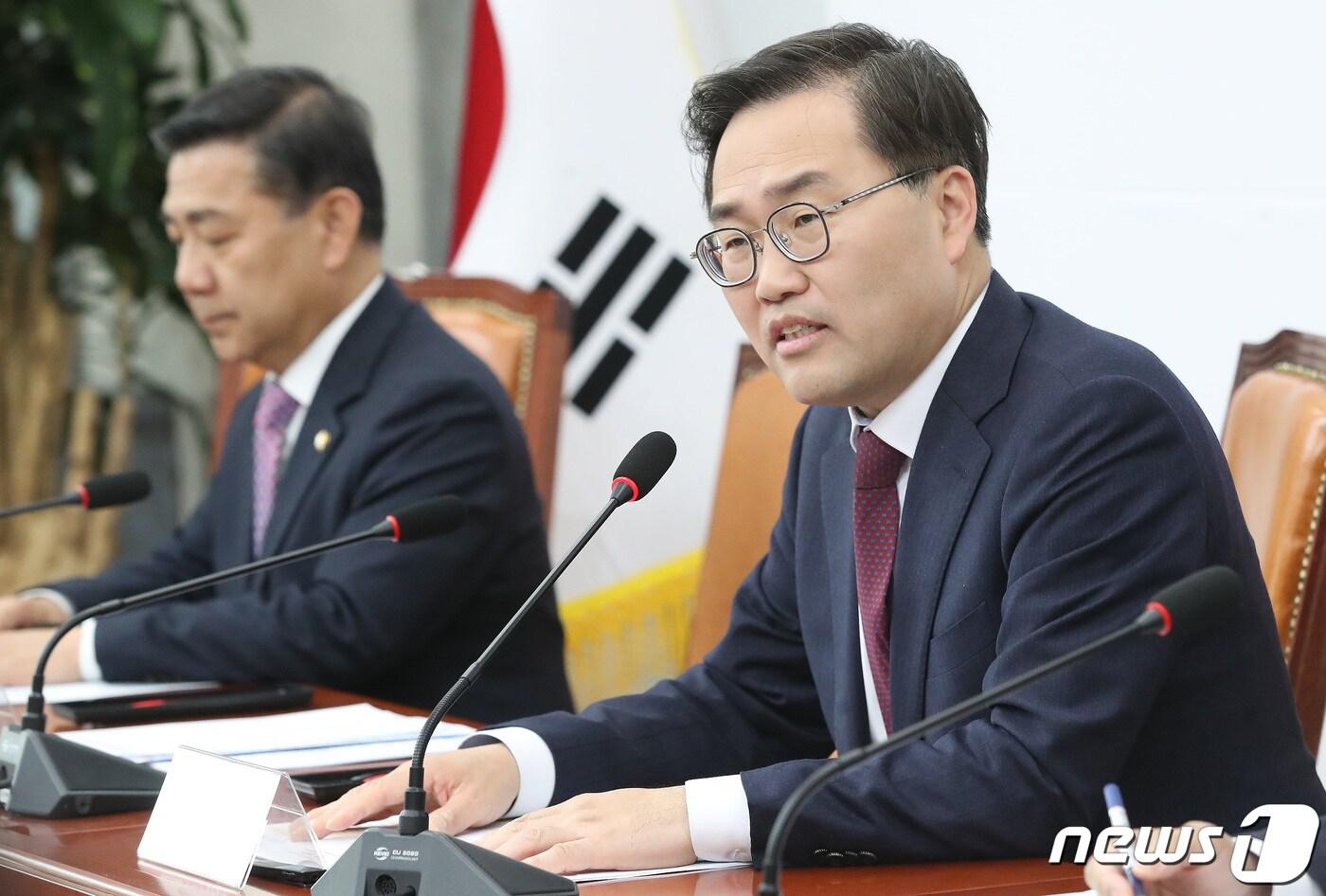 홍석준 국민의힘 규제개혁추진단 위원장이 12일 오후 서울 여의도 국회에서 열린 규제개혁추진단 4차 회의에서 모두발언을 하고 있다. 2023.4.12/뉴스1 ⓒ News1 임세영 기자