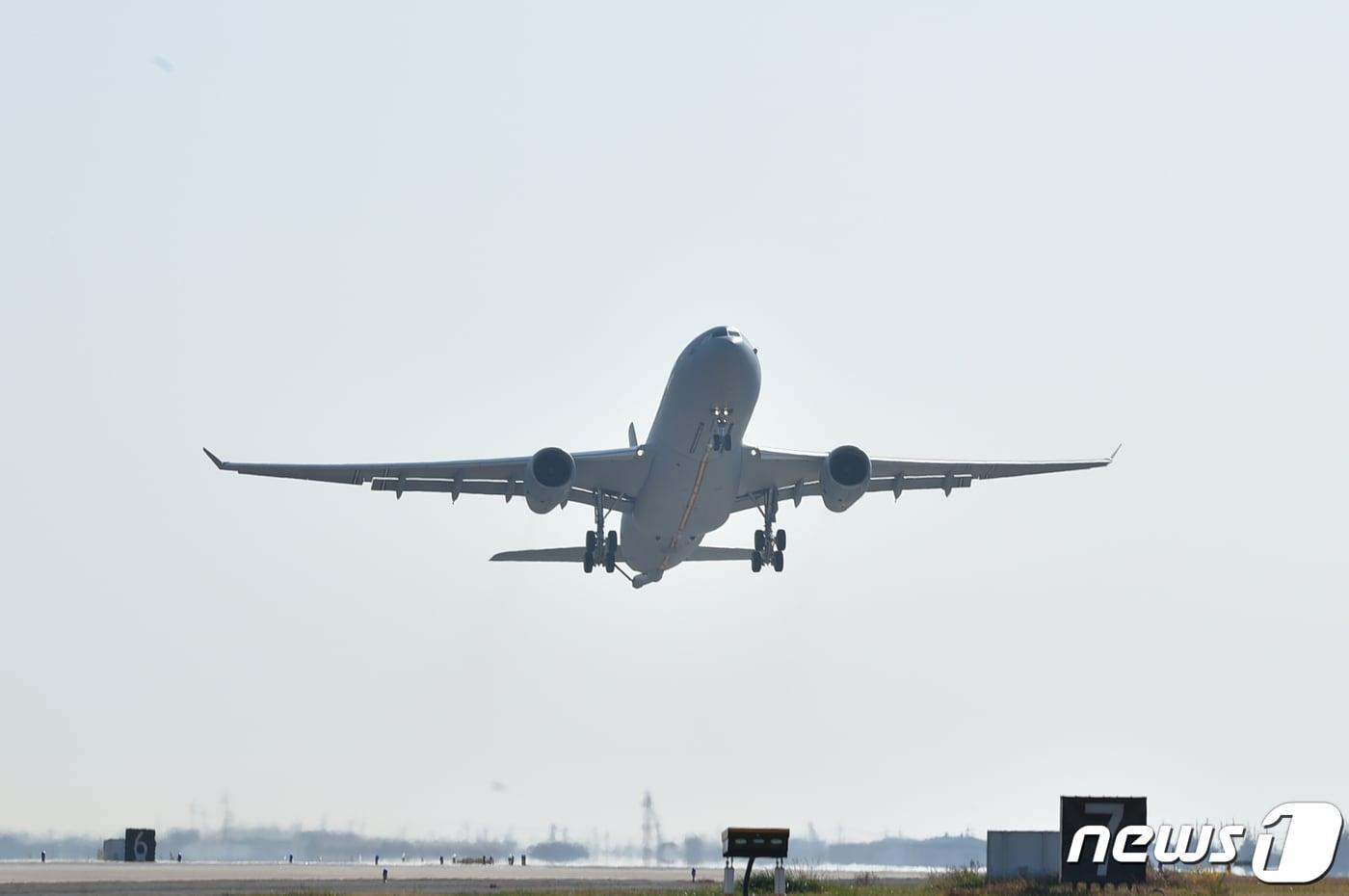 본문 이미지 - 공군 다목적 공중급유수송기 KC-330 '시그너스'. (공군 제공) 2023.4.13/뉴스1 ⓒ News1 민경석 기자