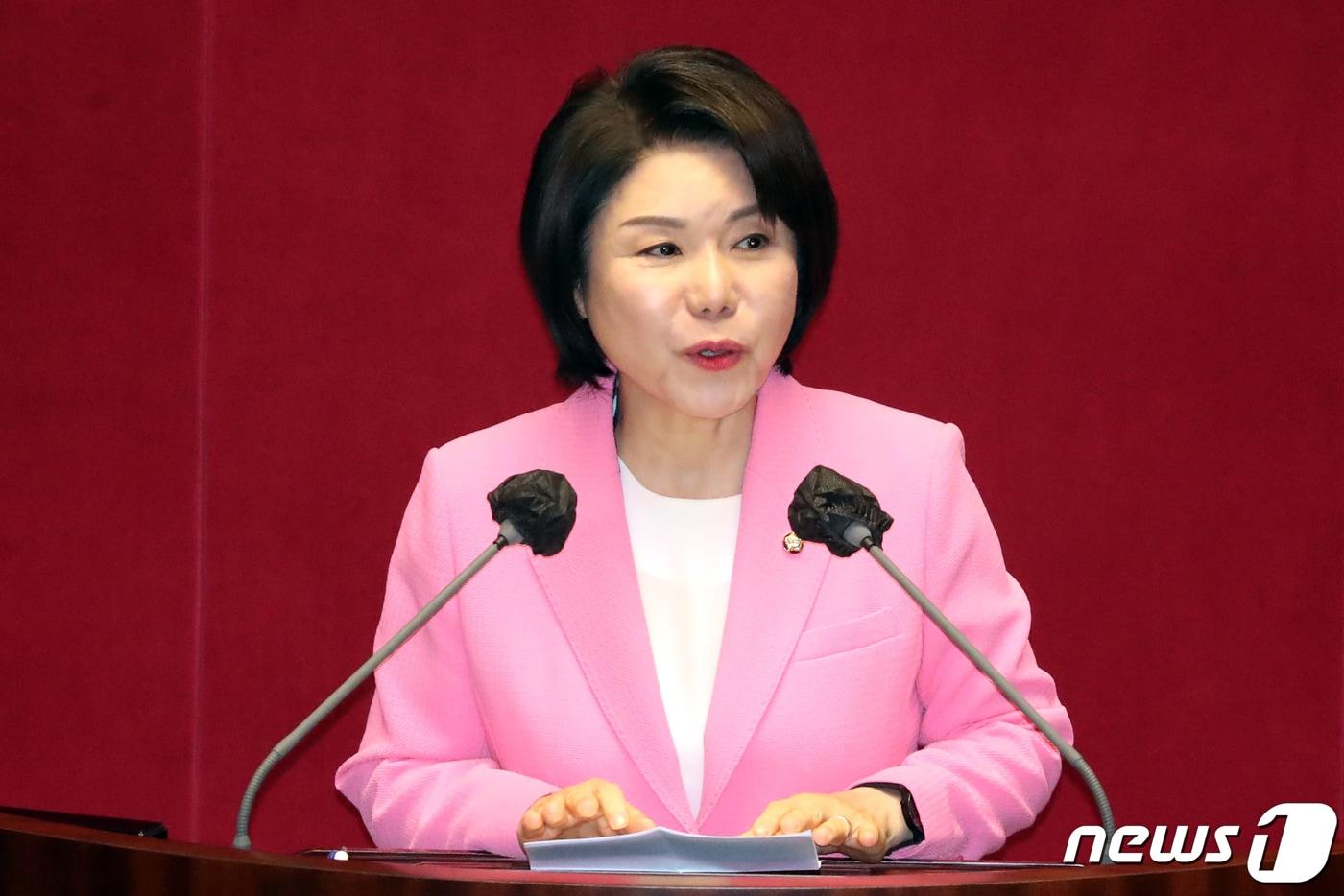 조은희 국민의힘 의원이 13일 오전 서울 여의도 국회에서 열린 제405회국회(임시회) 제4차 국회의원 선거제도 개선에 관한 결의안 심사를 위한 전원위원회에서 발언을 하고 있다. 2023.4.13/뉴스1 ⓒ News1 황기선 기자