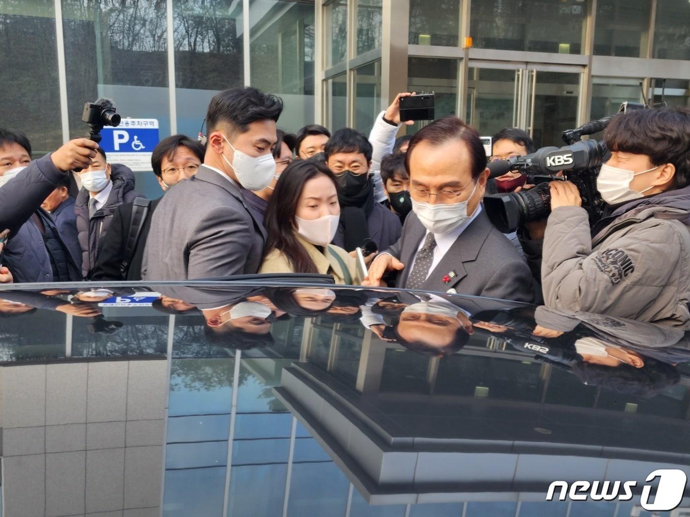 본문 이미지 - 공직선거법 위반 혐의로 불구속 기소된 박상돈 천안시장. /뉴스1